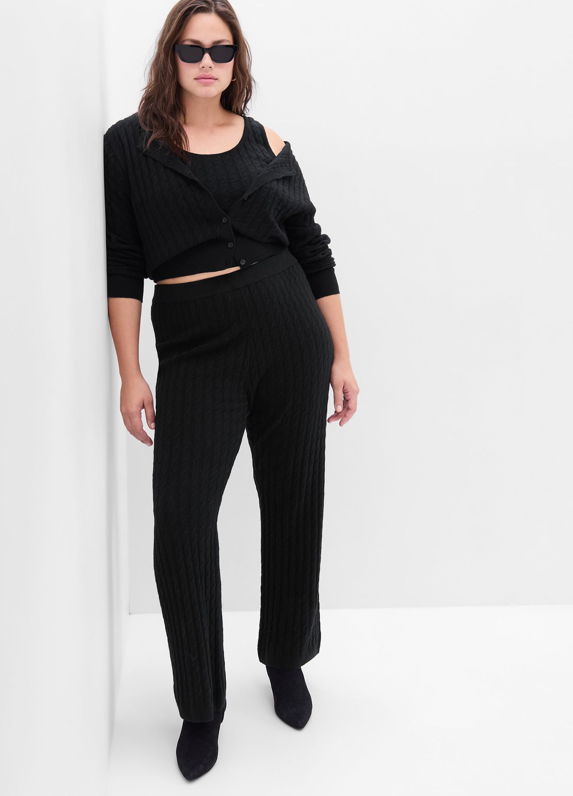 Wide-leg trousers with cable design_2