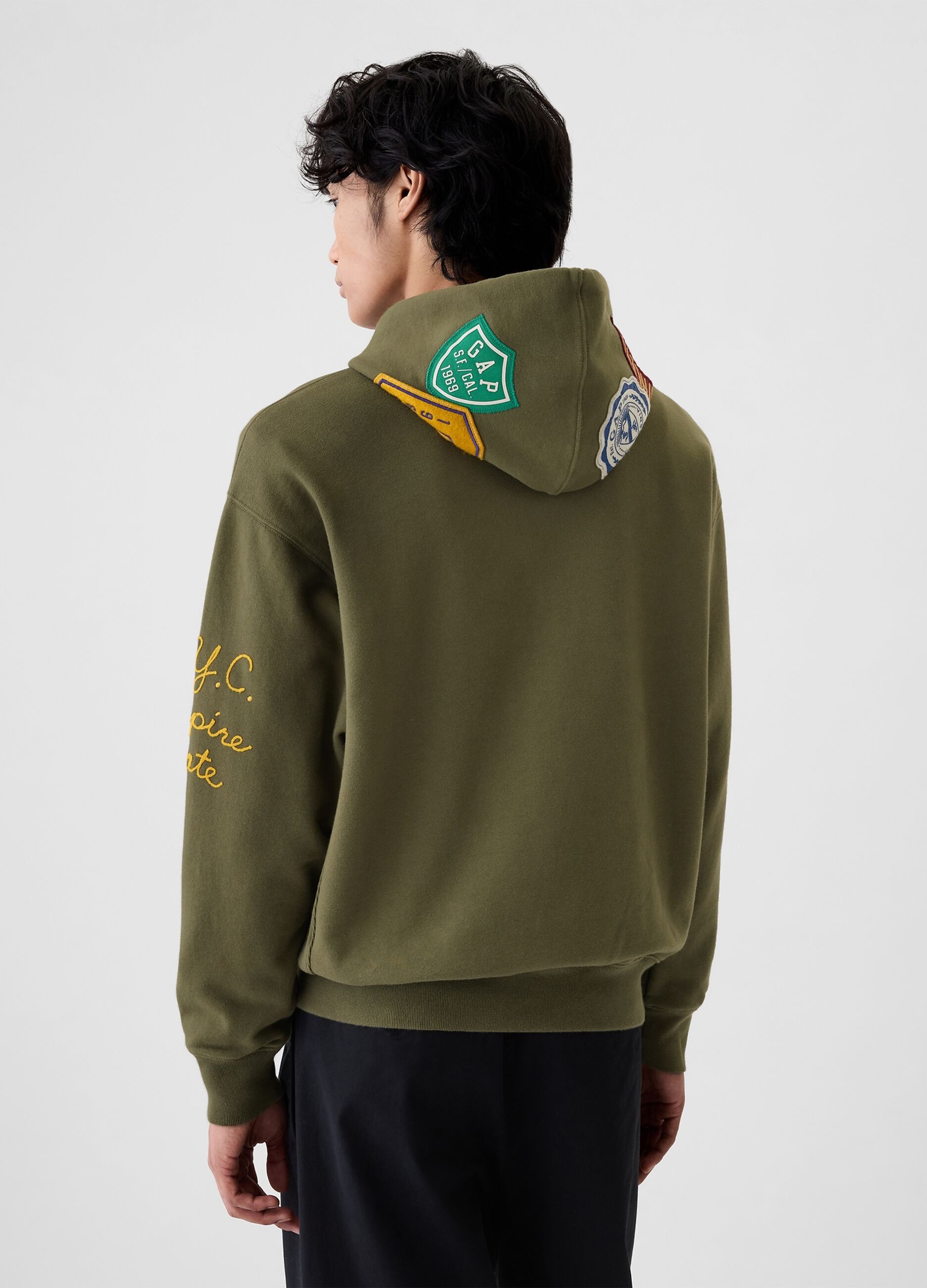 Felpa con cappuccio e patch logo_2