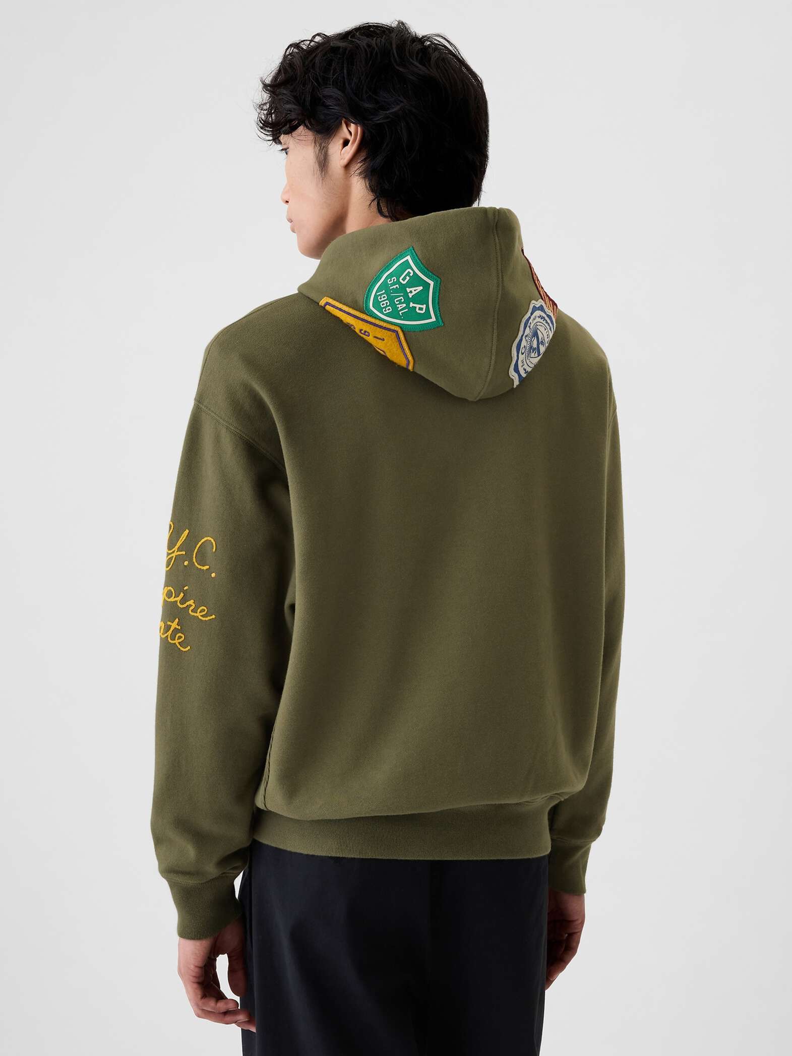 Felpa con cappuccio e patch logo_2