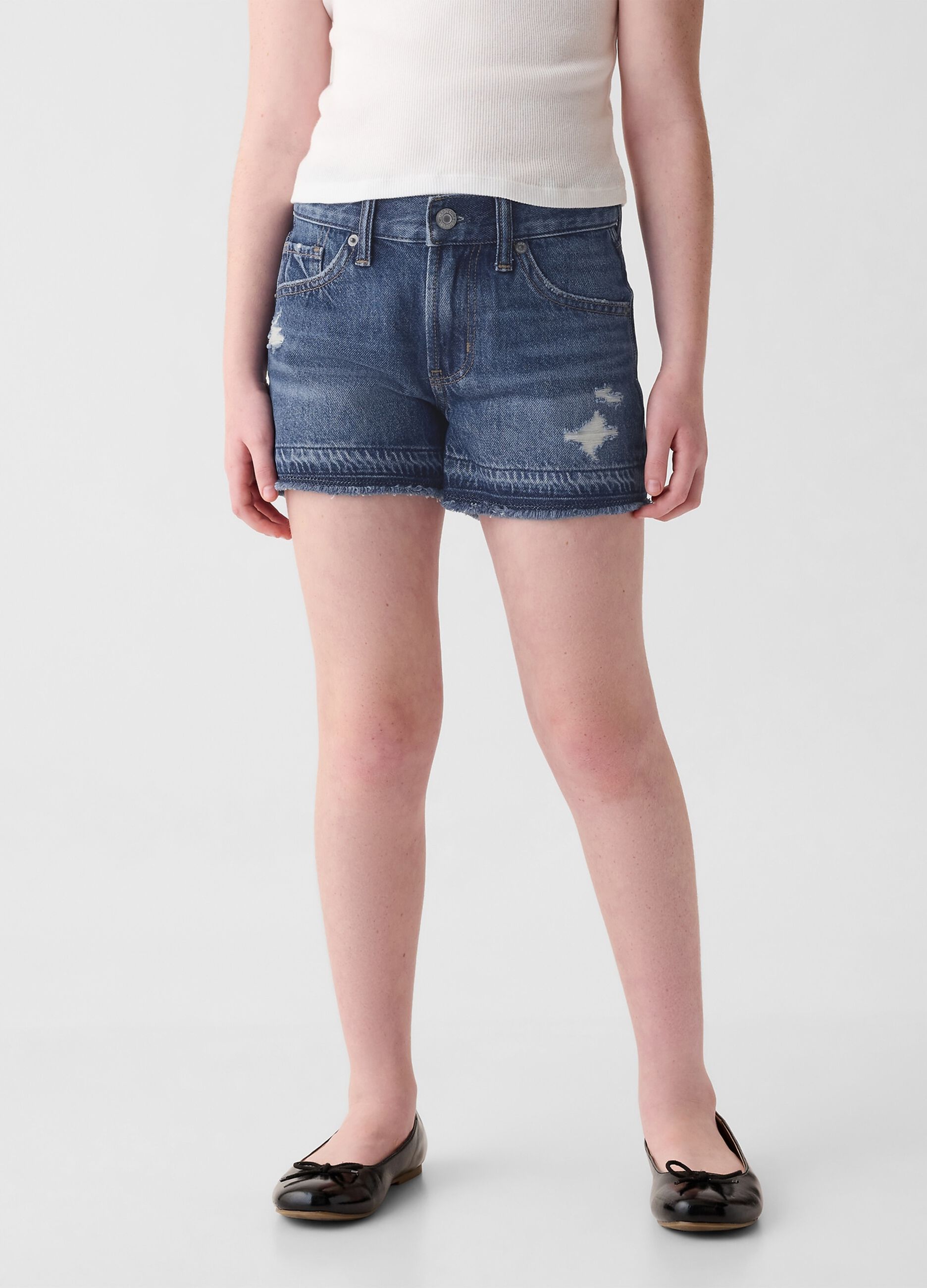Shorts in denim con abrasioni a vita bassa_1