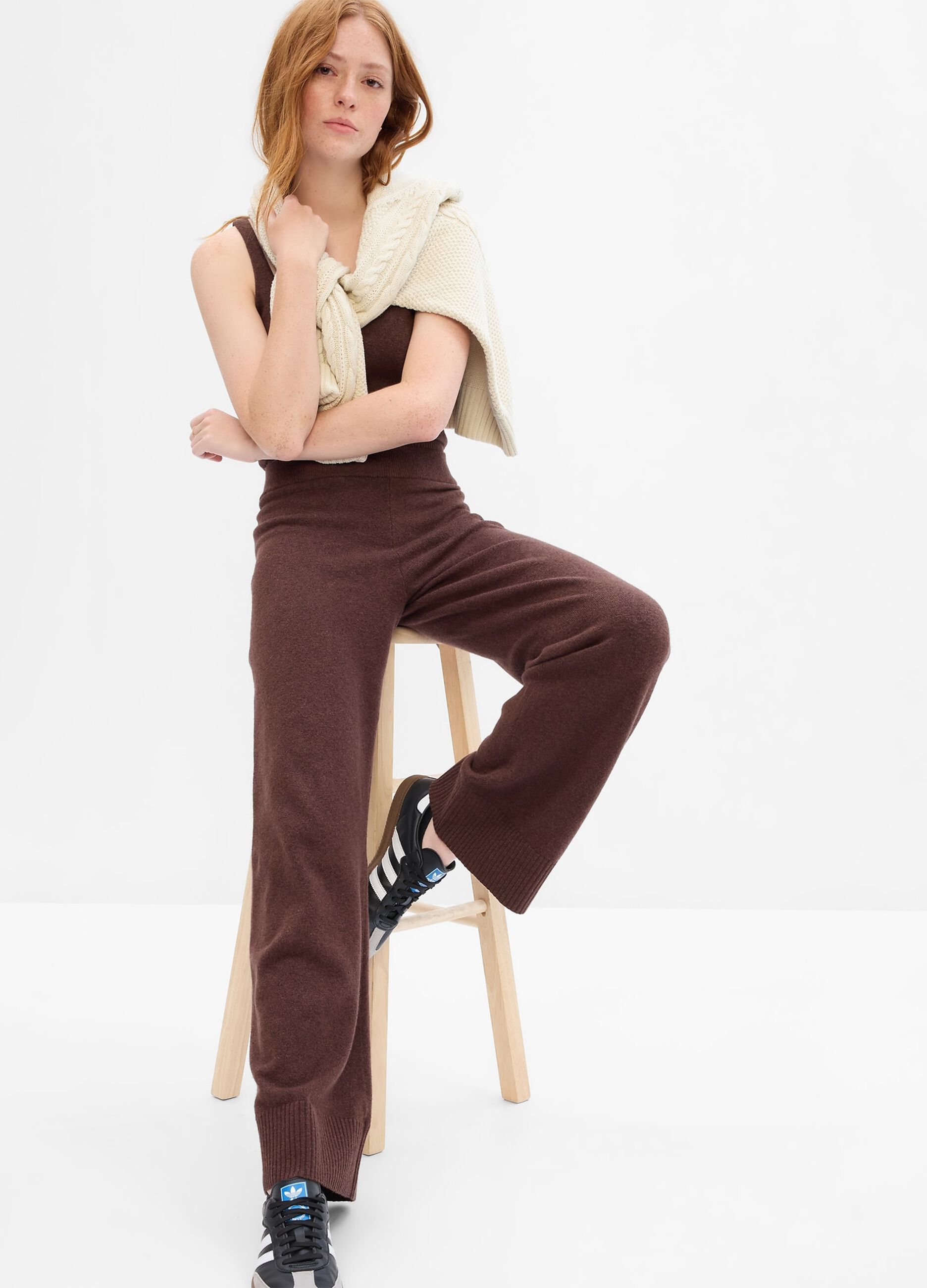 Wide-leg knit joggers