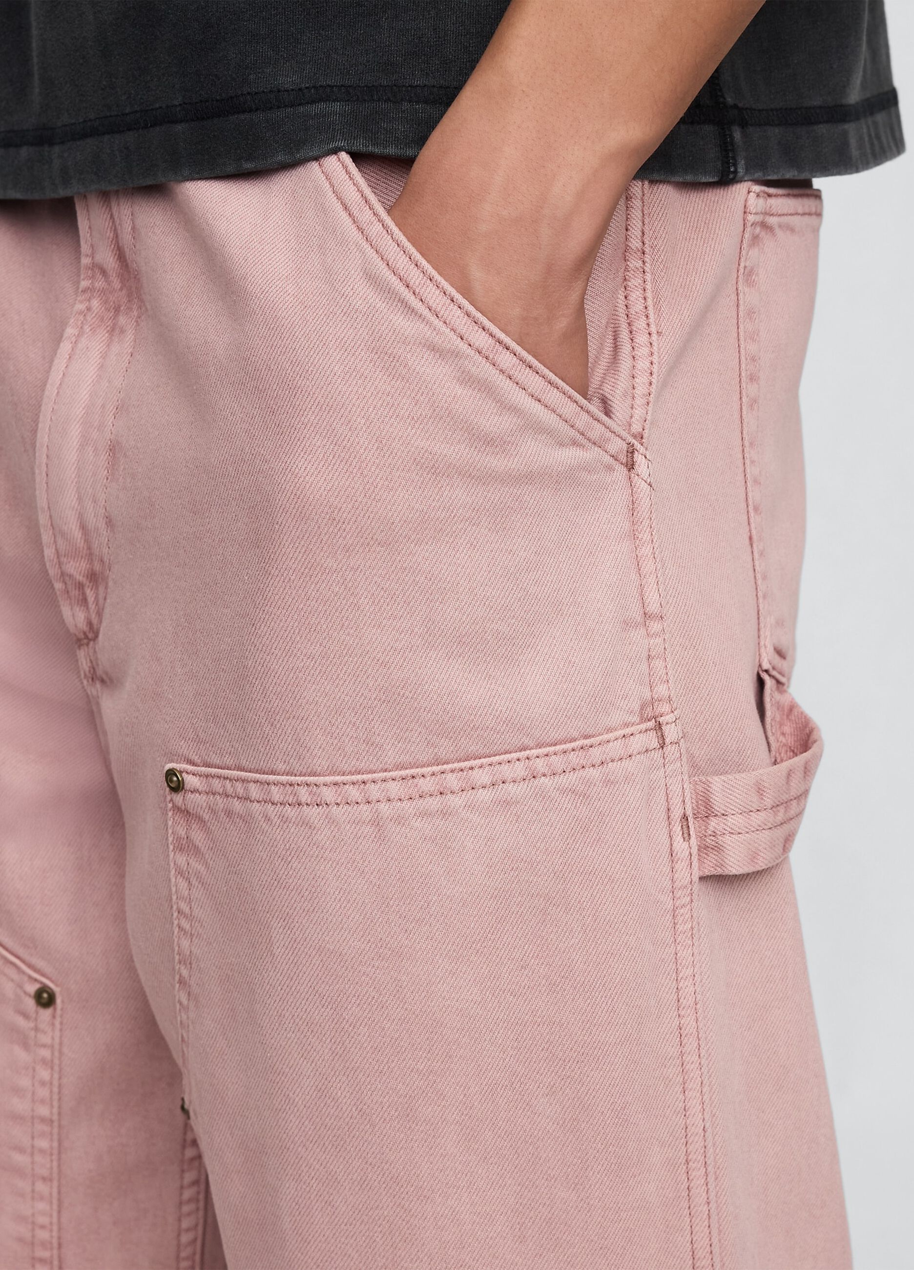 Pantaloni cargo rosa con tasche alla francese_4