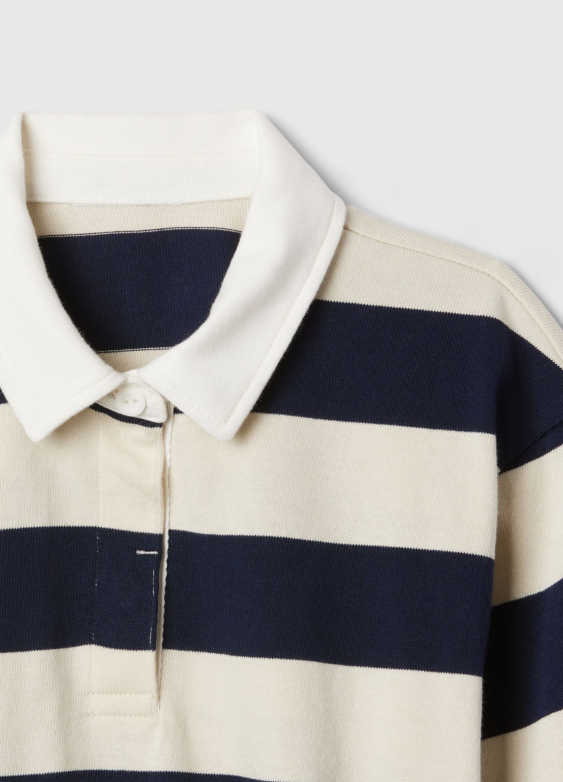 Polo a righe con maniche lunghe_3