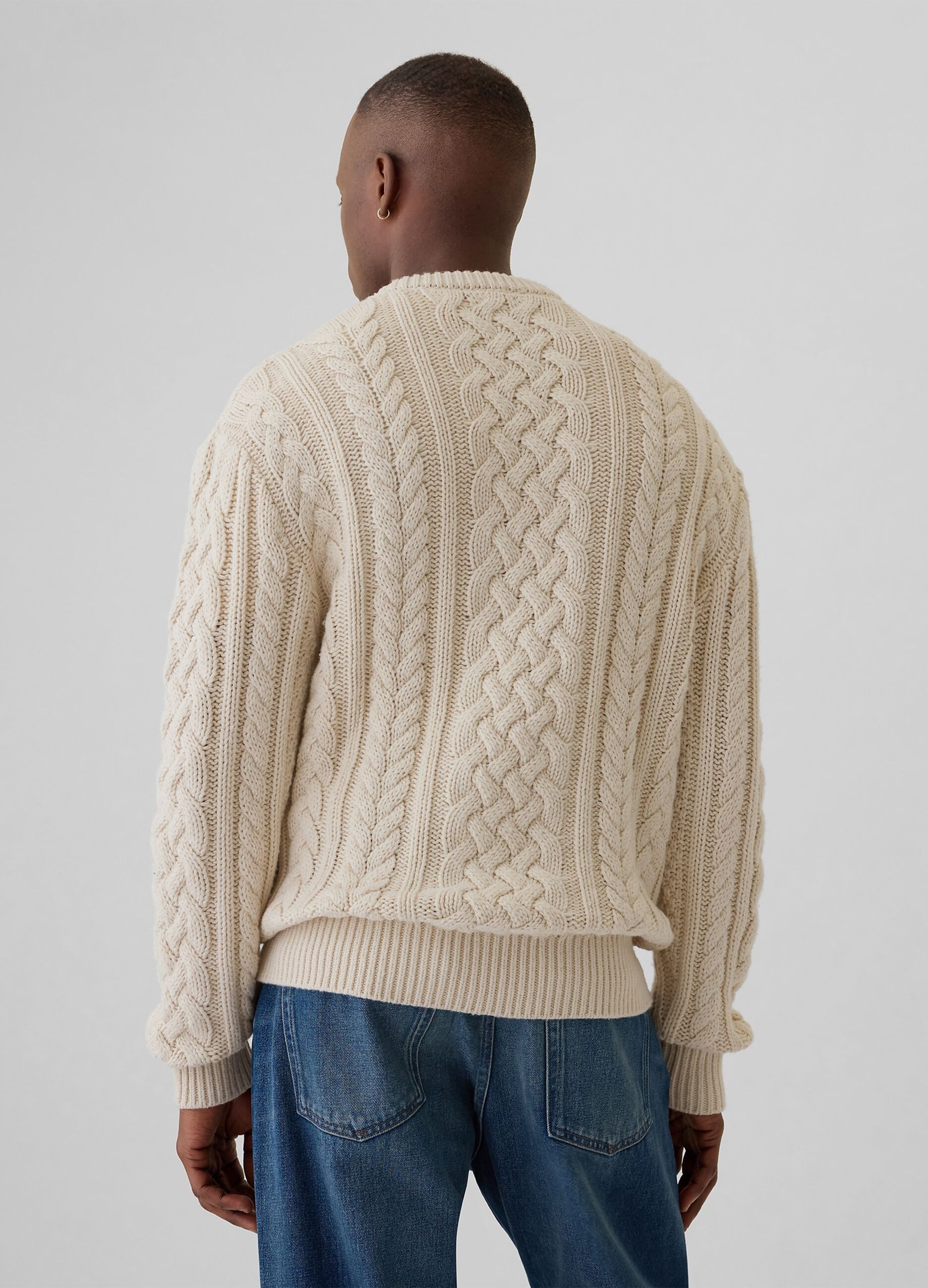 Pullover con lavorazione a trecce_2