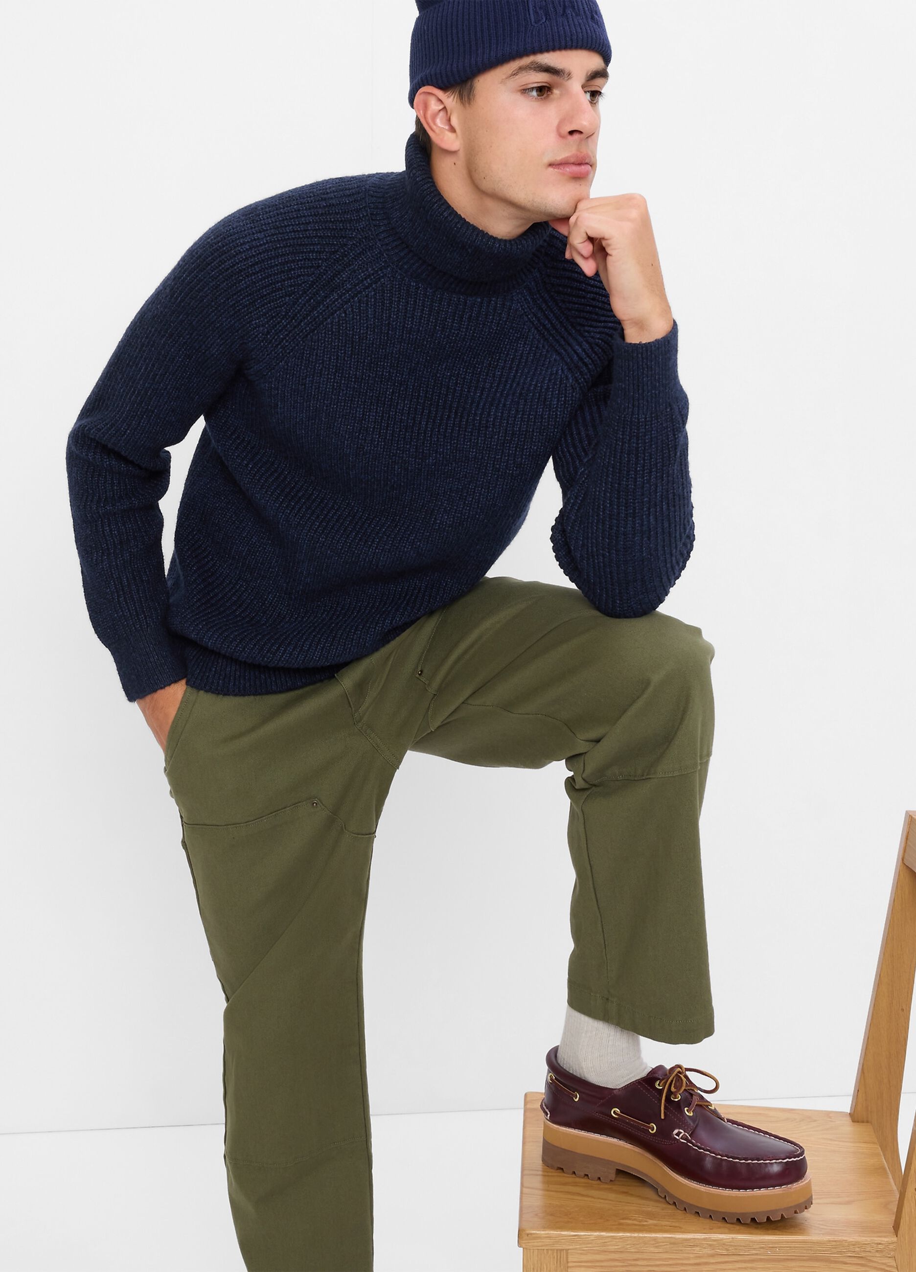 Turtleneck with raglan sleeves