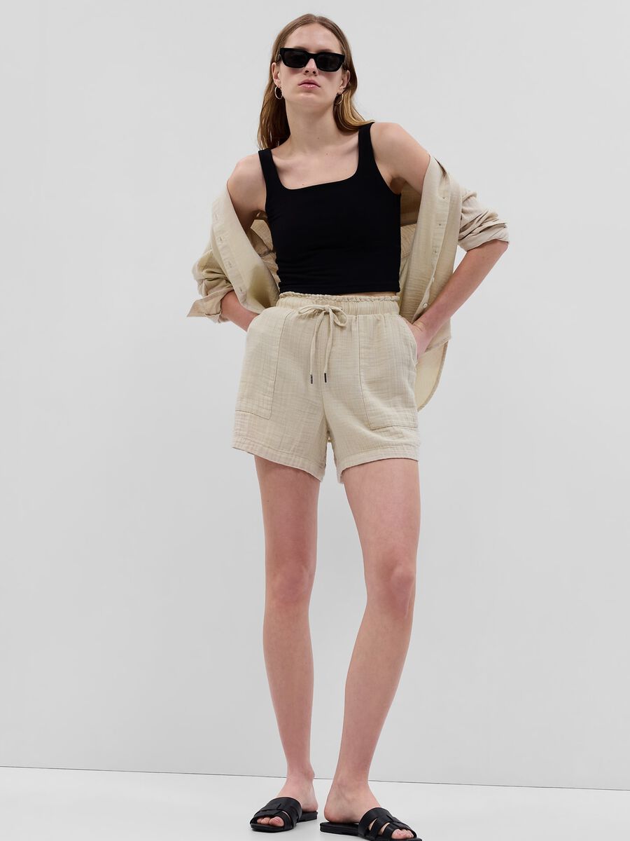 Crinkle-effect cotton gauze shorts Woman_0