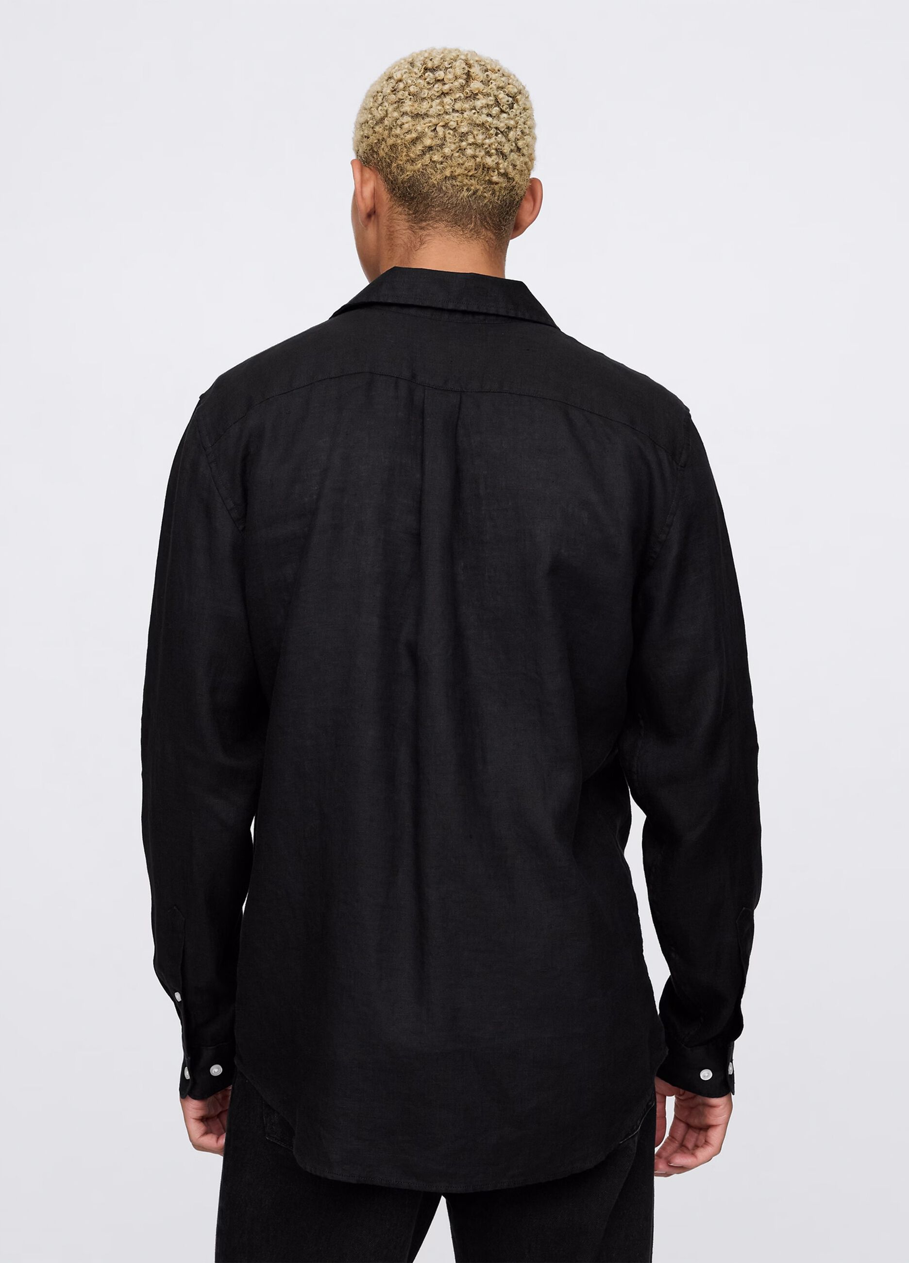 Camicia nera a maniche lunghe in lino_2
