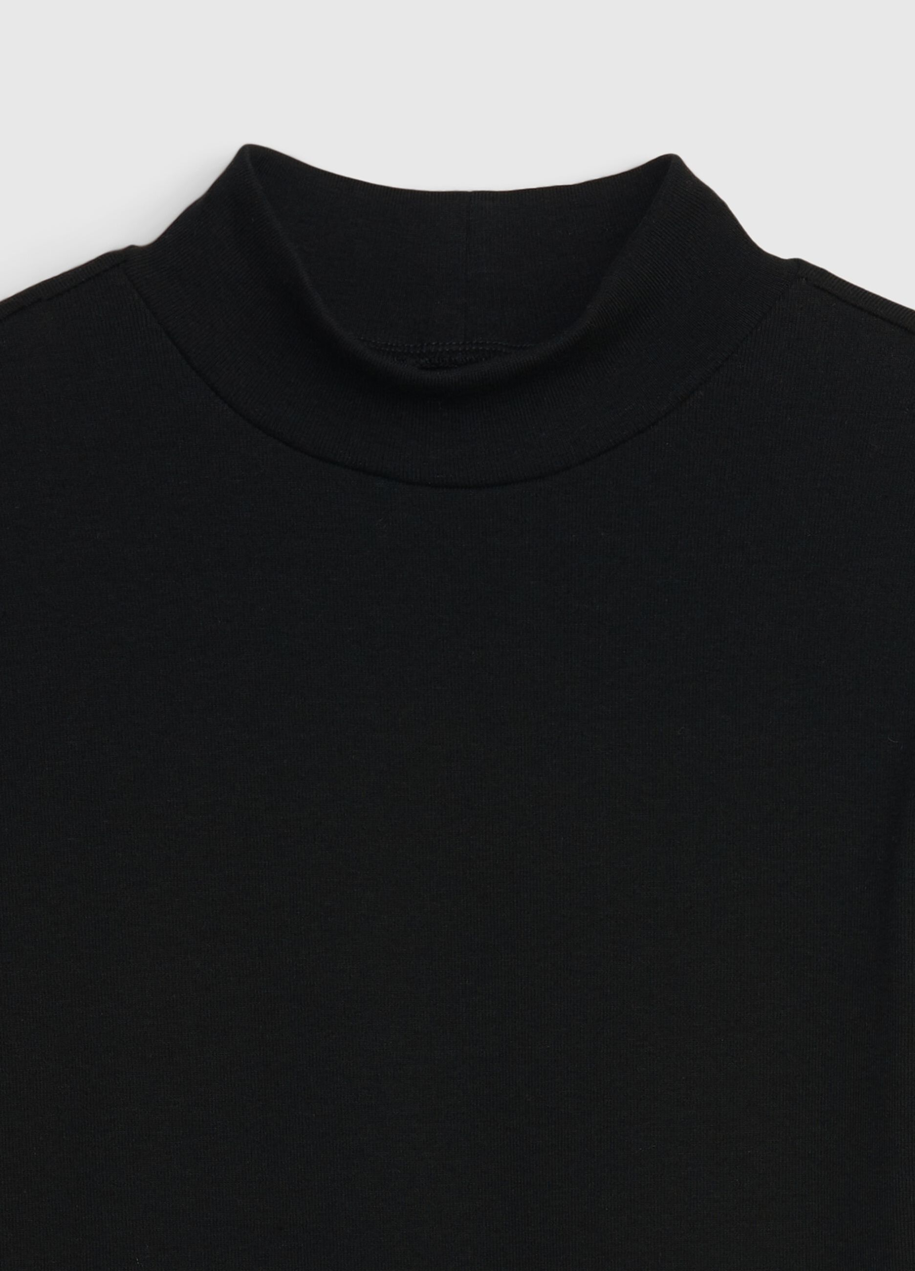Long-sleeved T-shirt with mock neck_2