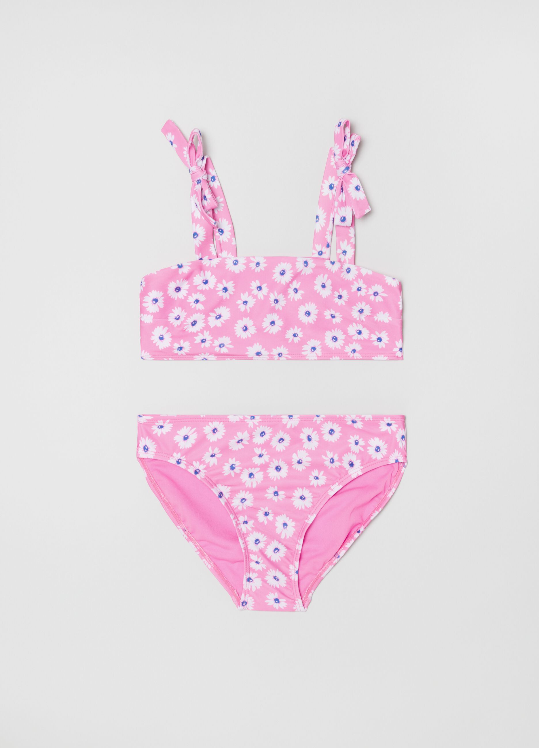 Bikini with daisy pattern