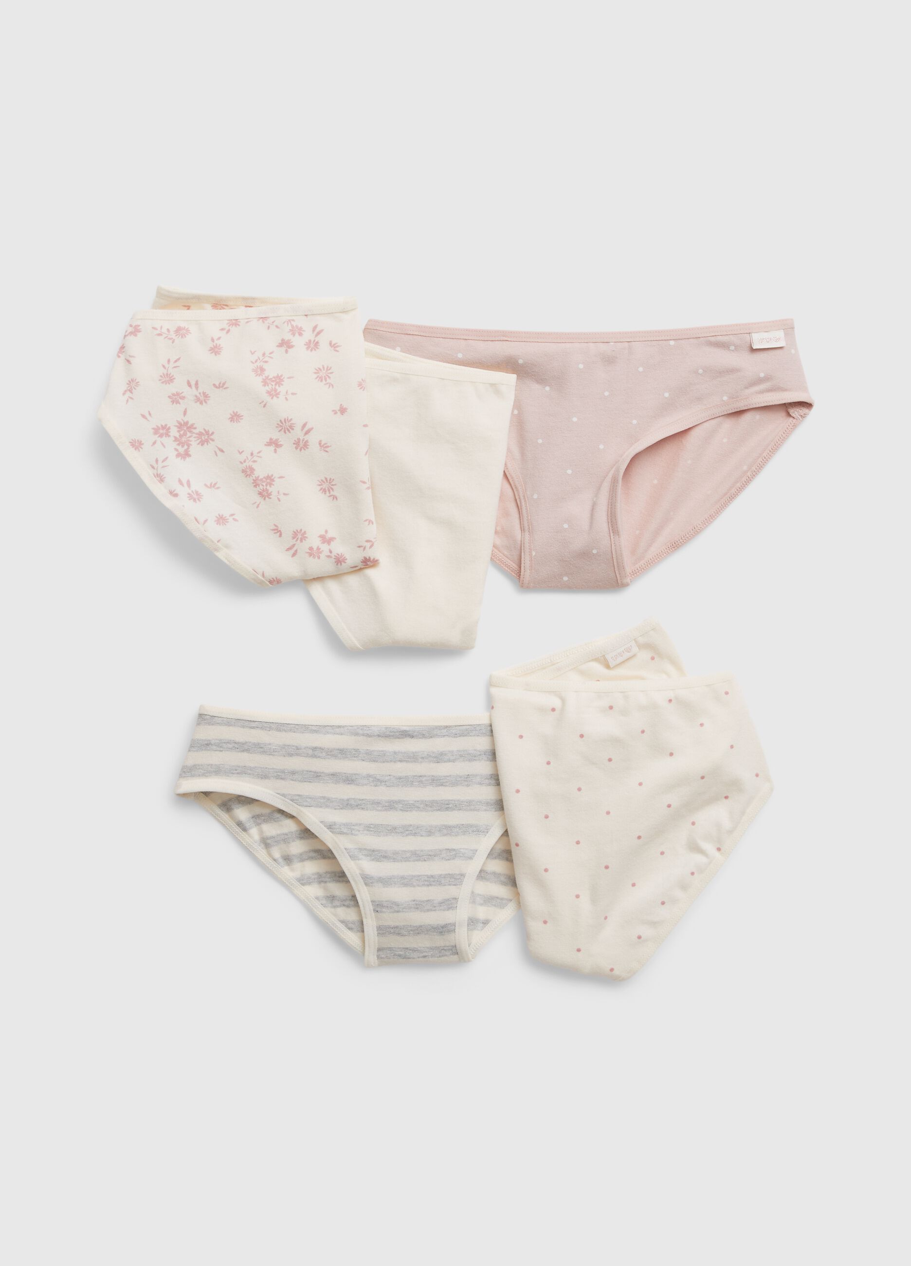Five-pair pack briefs with assorted patterns