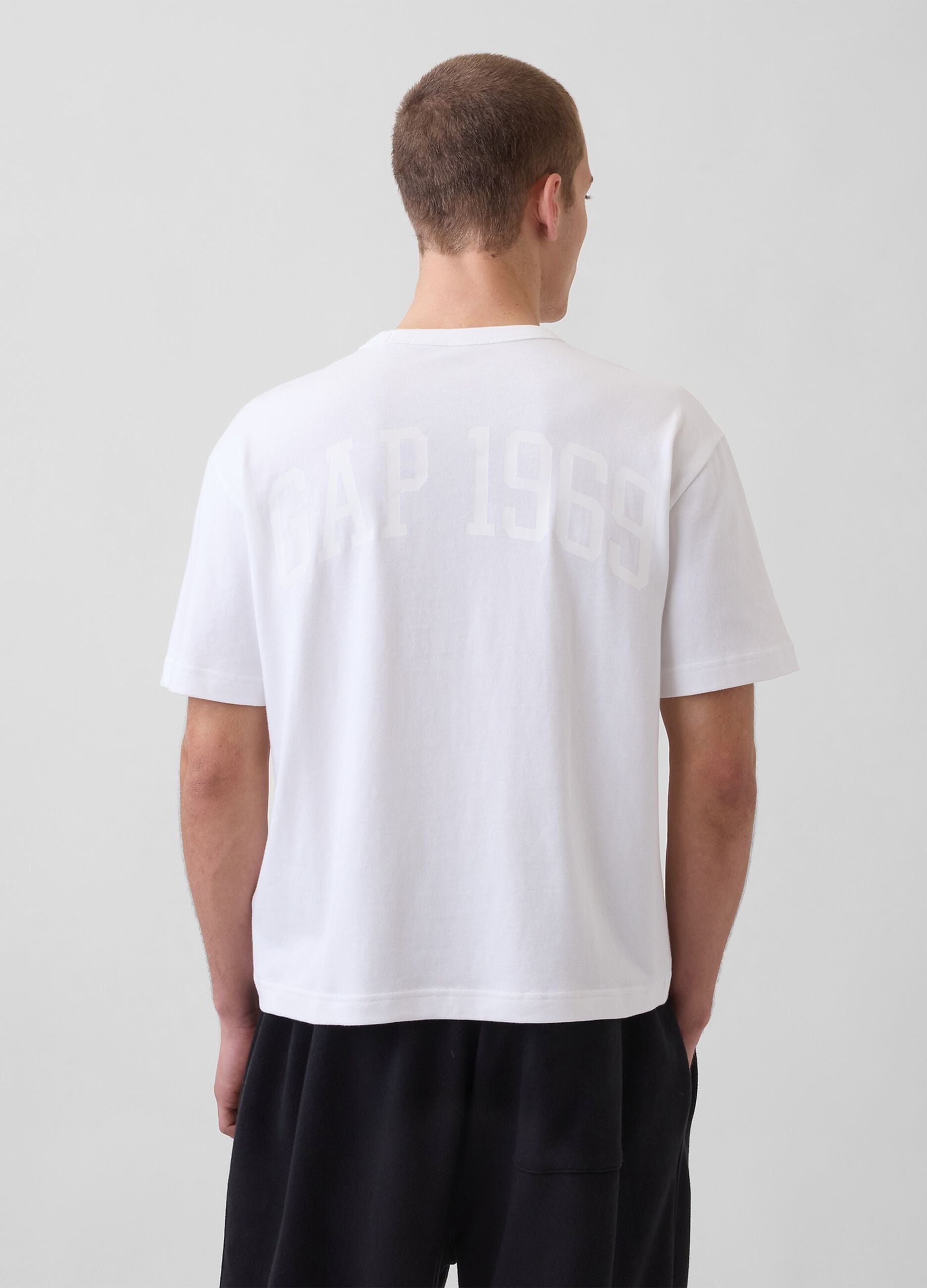 T-shirt in puro cotone a maniche corte con logo GAP
