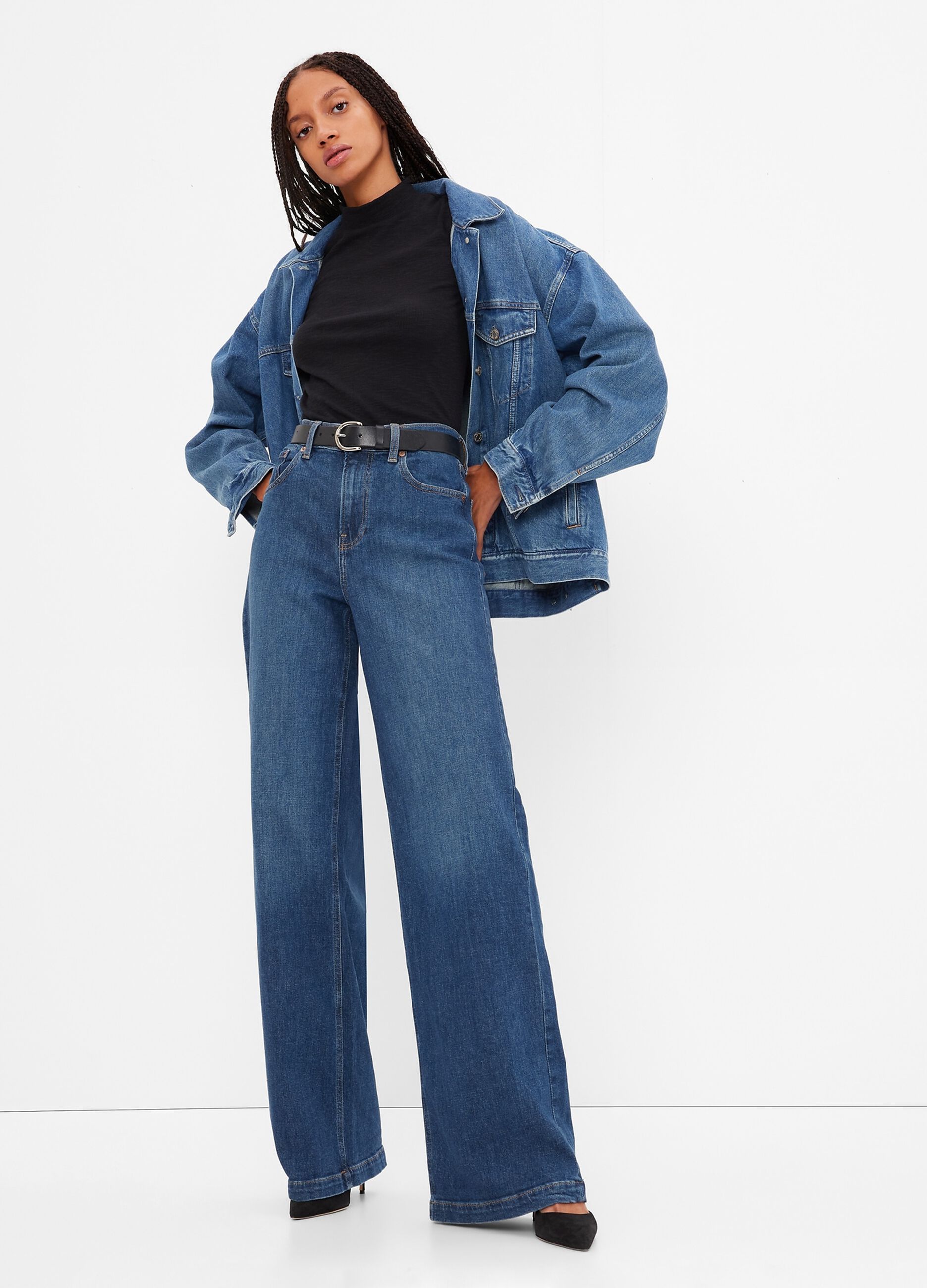 Wide-leg jeans with high waist