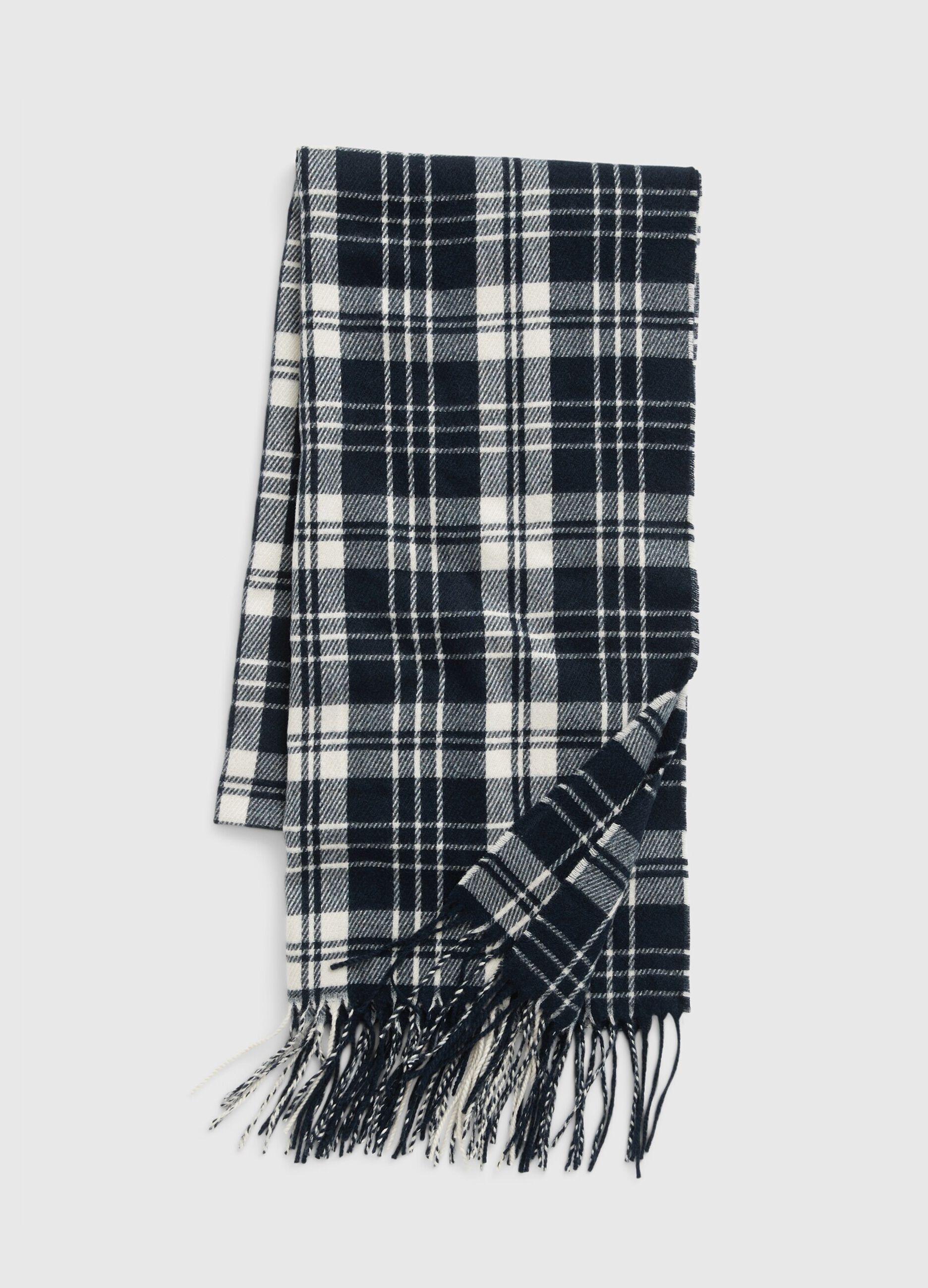 Chequered print scarf with fringe