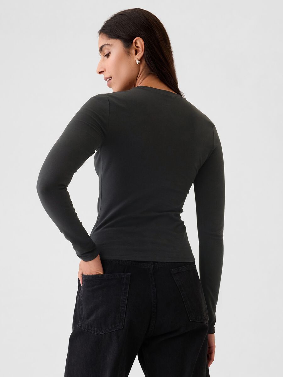 Maglietta nera a maniche lunghe elasticizzata Donna_2