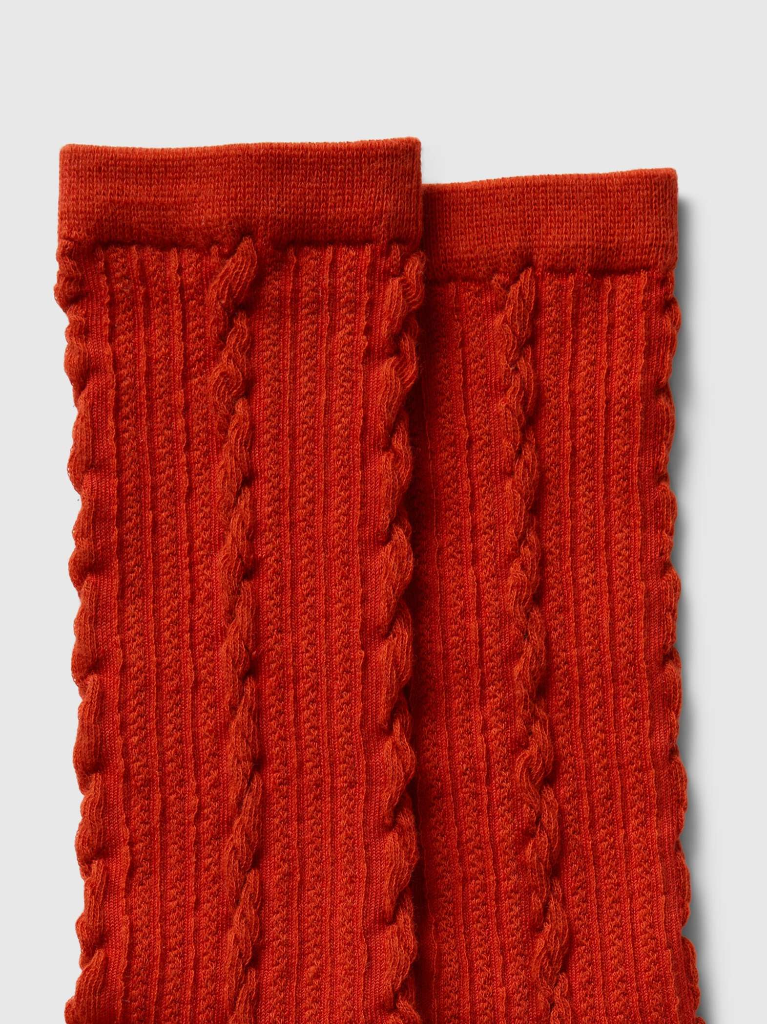 Long cable-knit socks_1