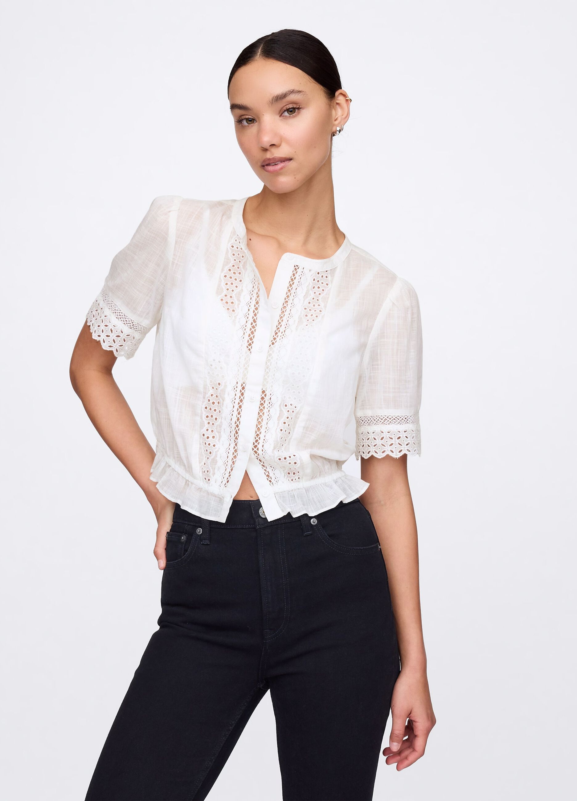 White blouse with embroidery in cotton
