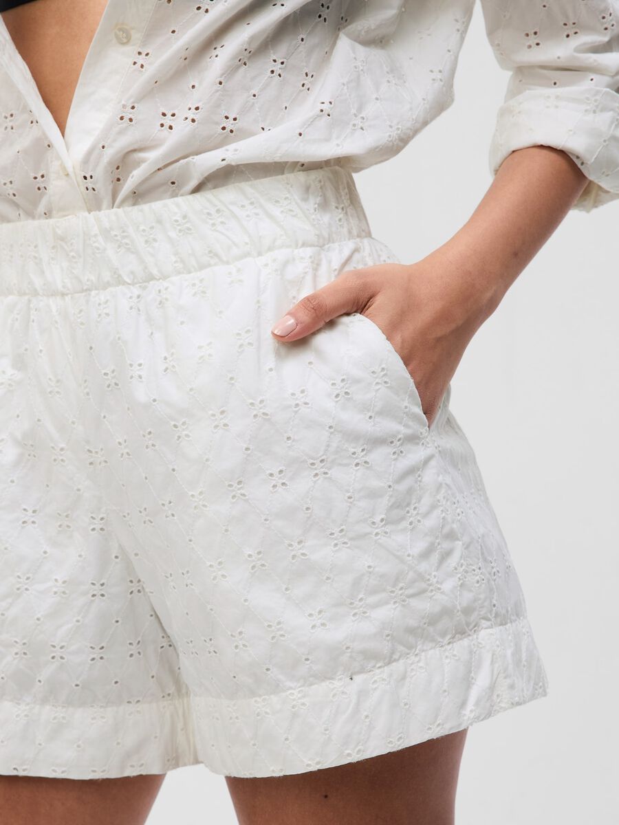 Shorts in broderie anglaise_2