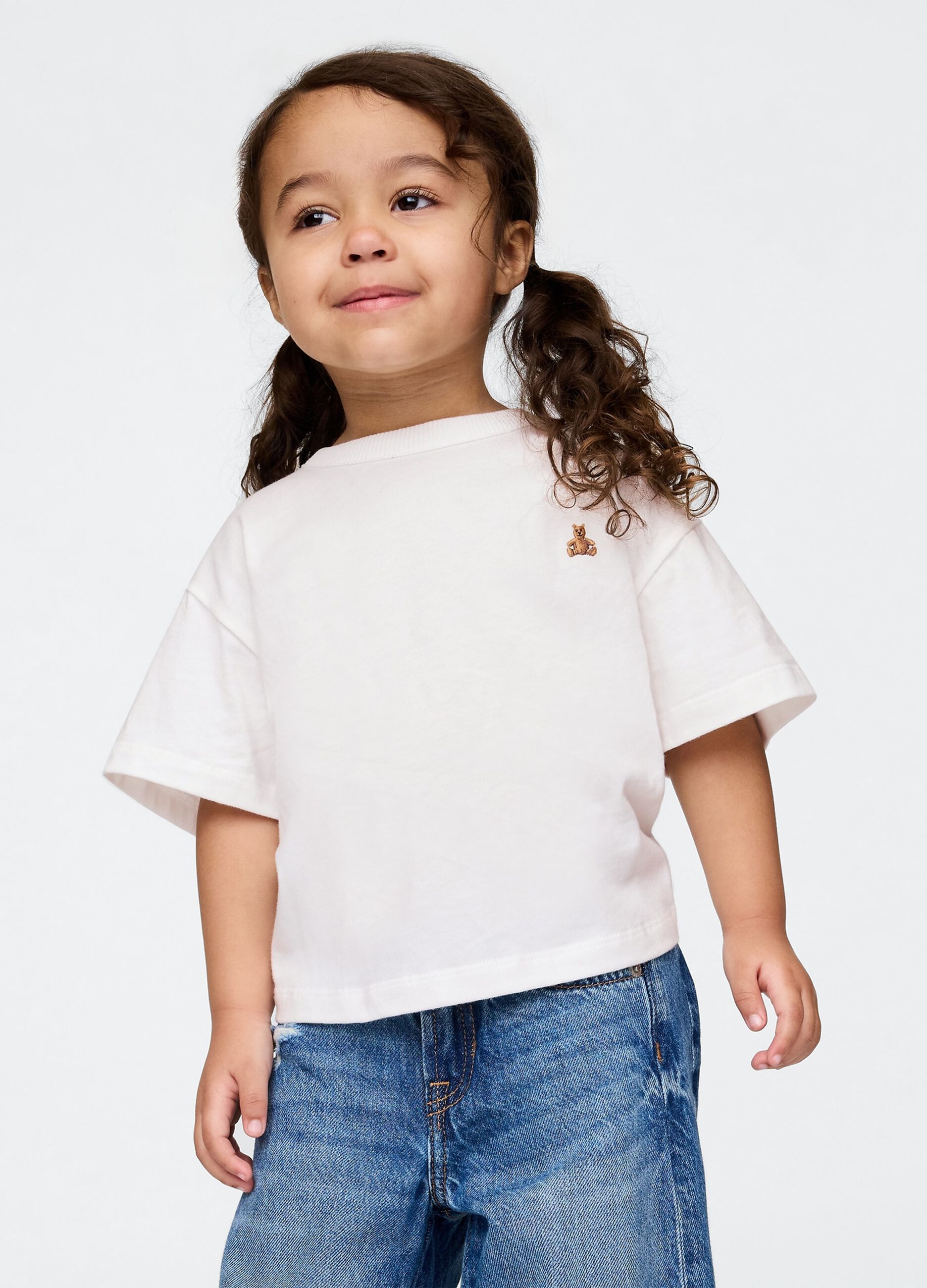 T-shirt bianca da bambina con ricamo