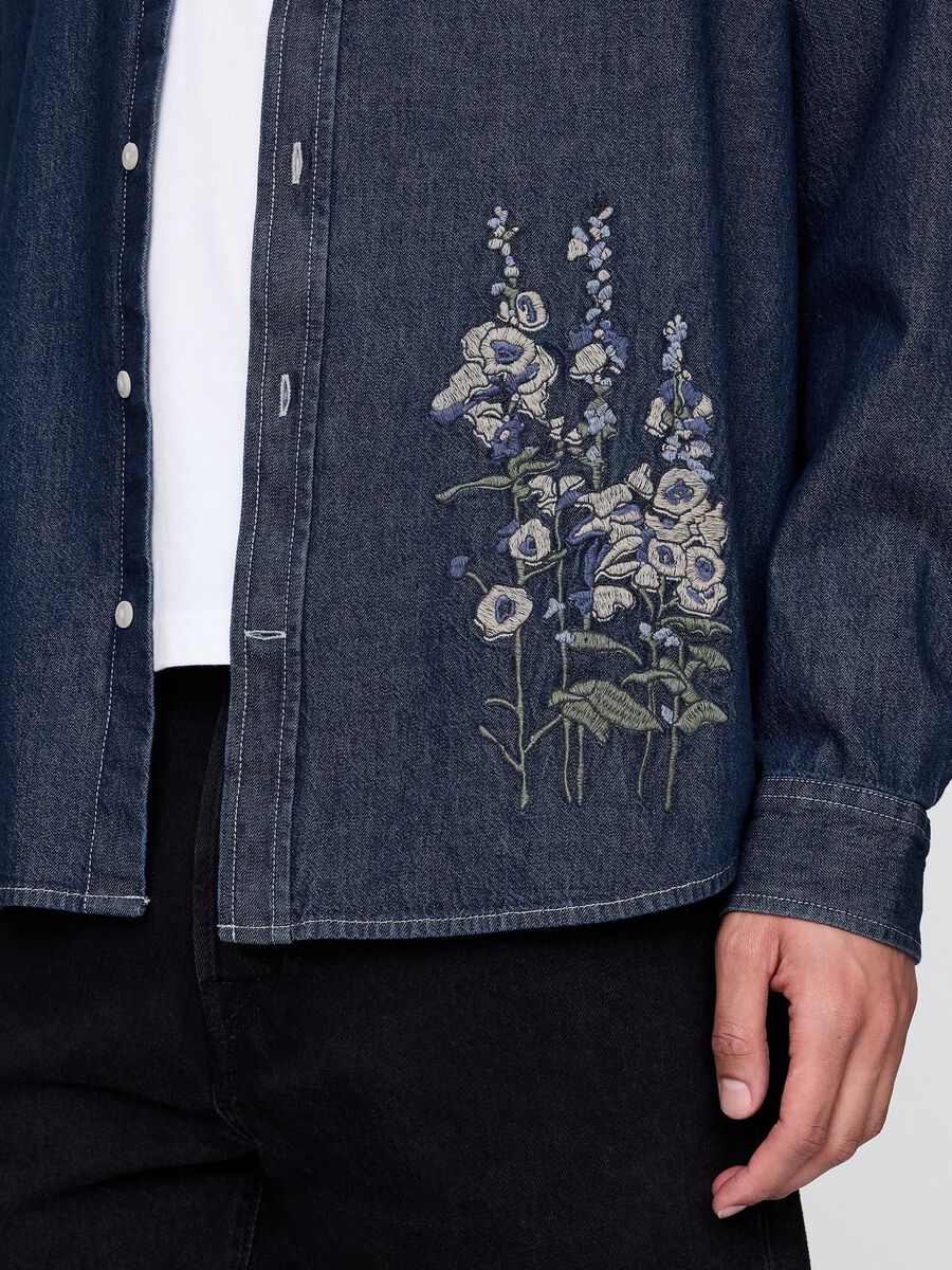 Camicia in denim ricamata con fiori Uomo_3