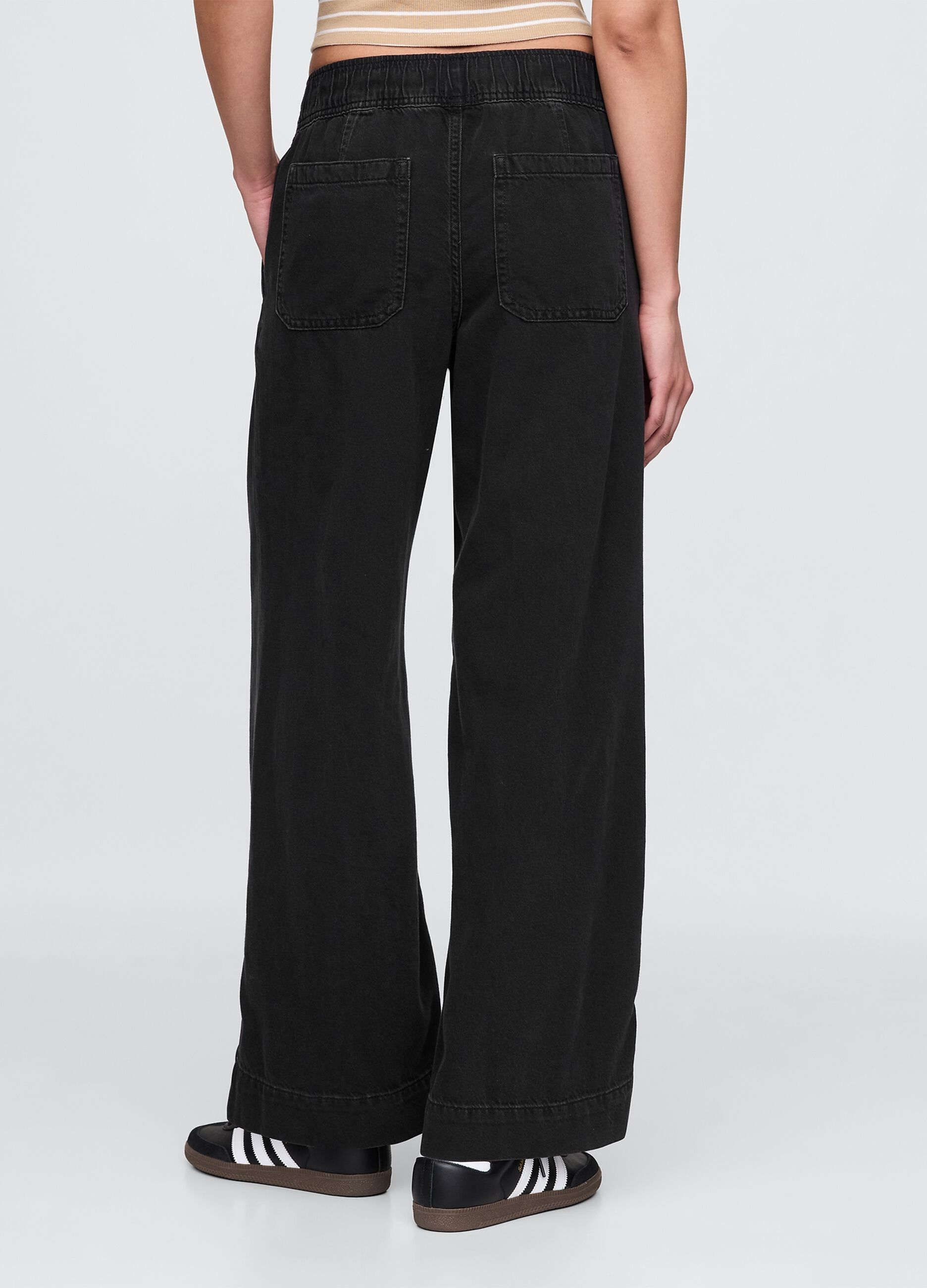 Pantaloni larghi neri con tasche_2