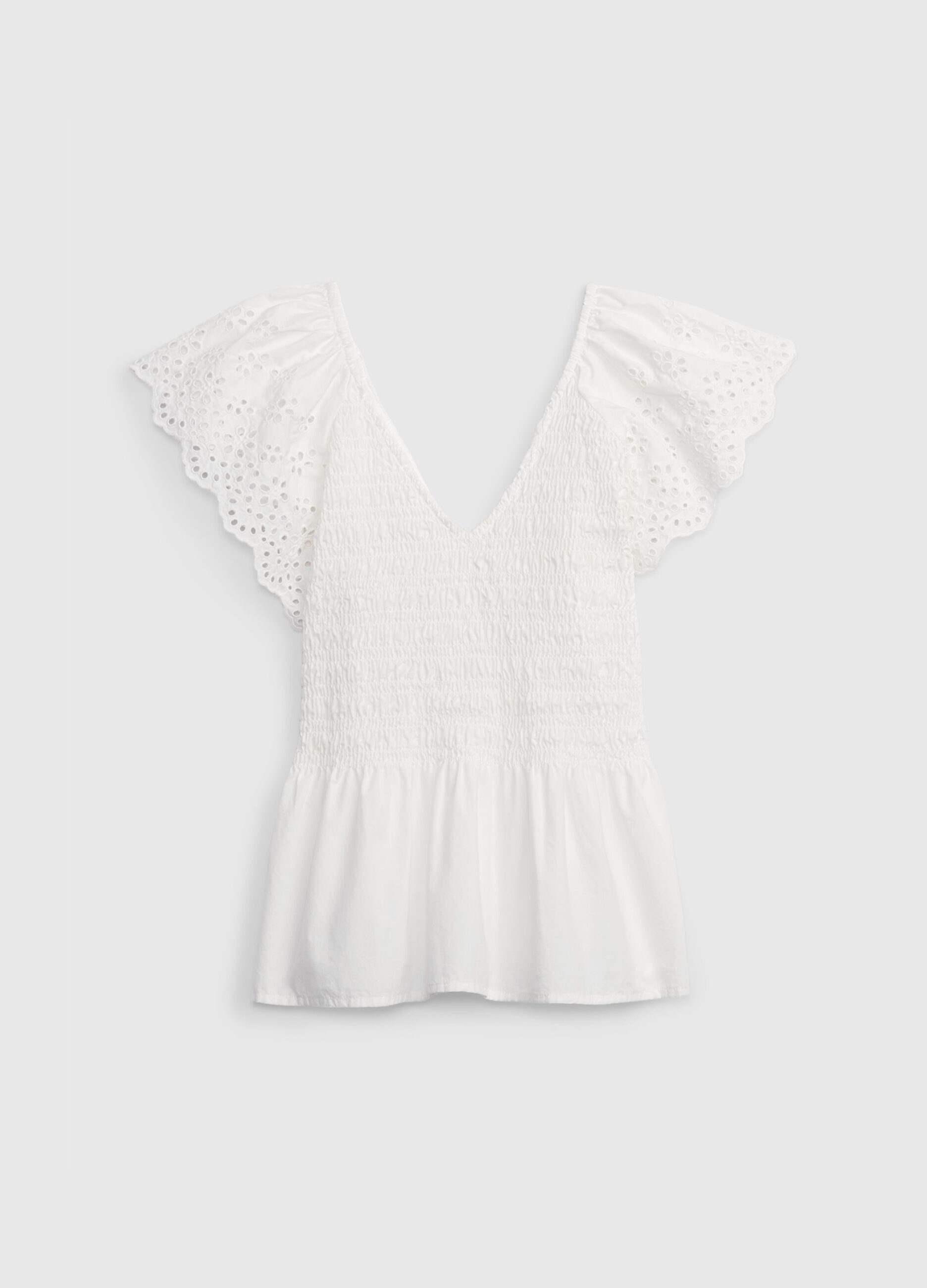 Top in punto smock con volant in sangallo_5
