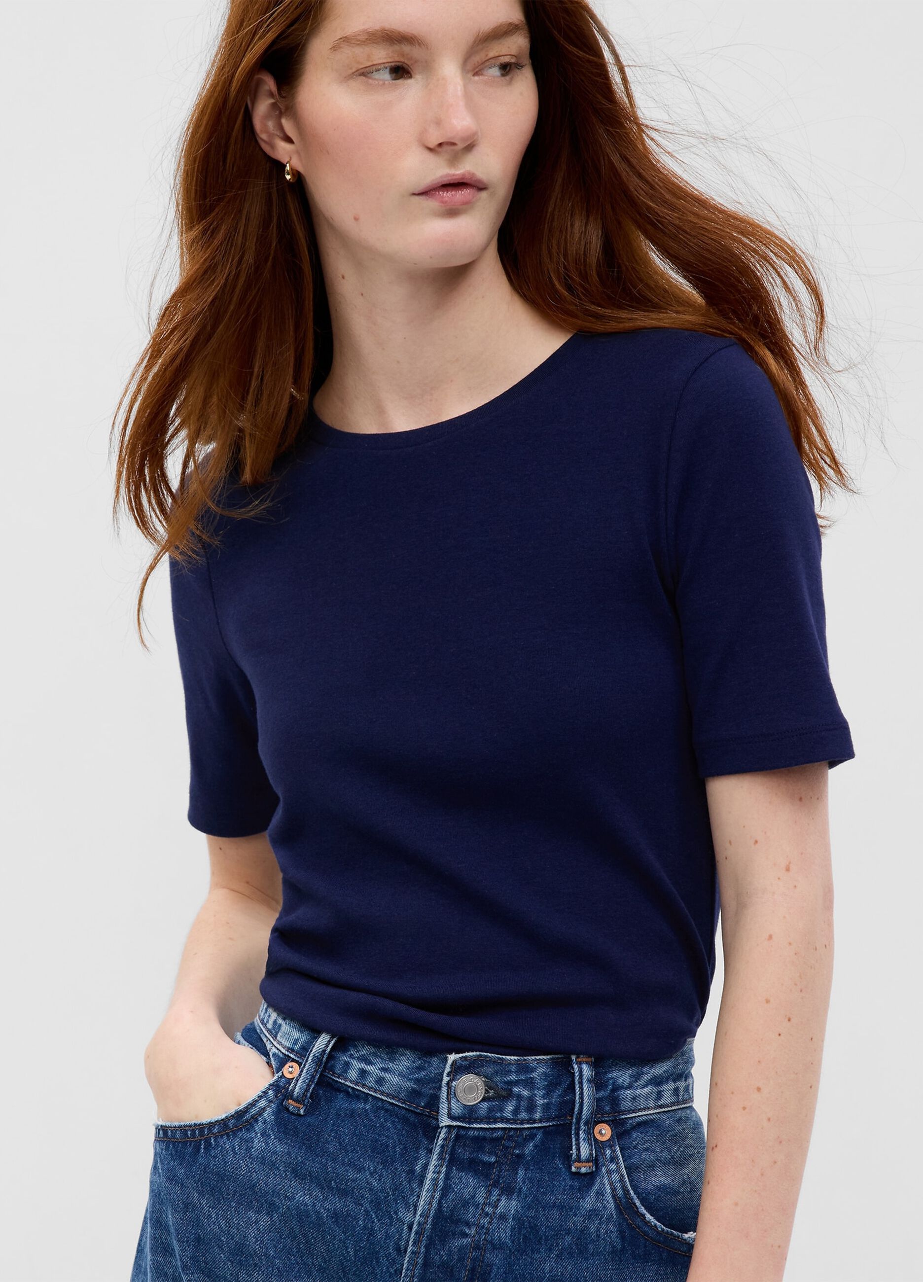 T-shirt girocollo in cotone e viscosa stretch