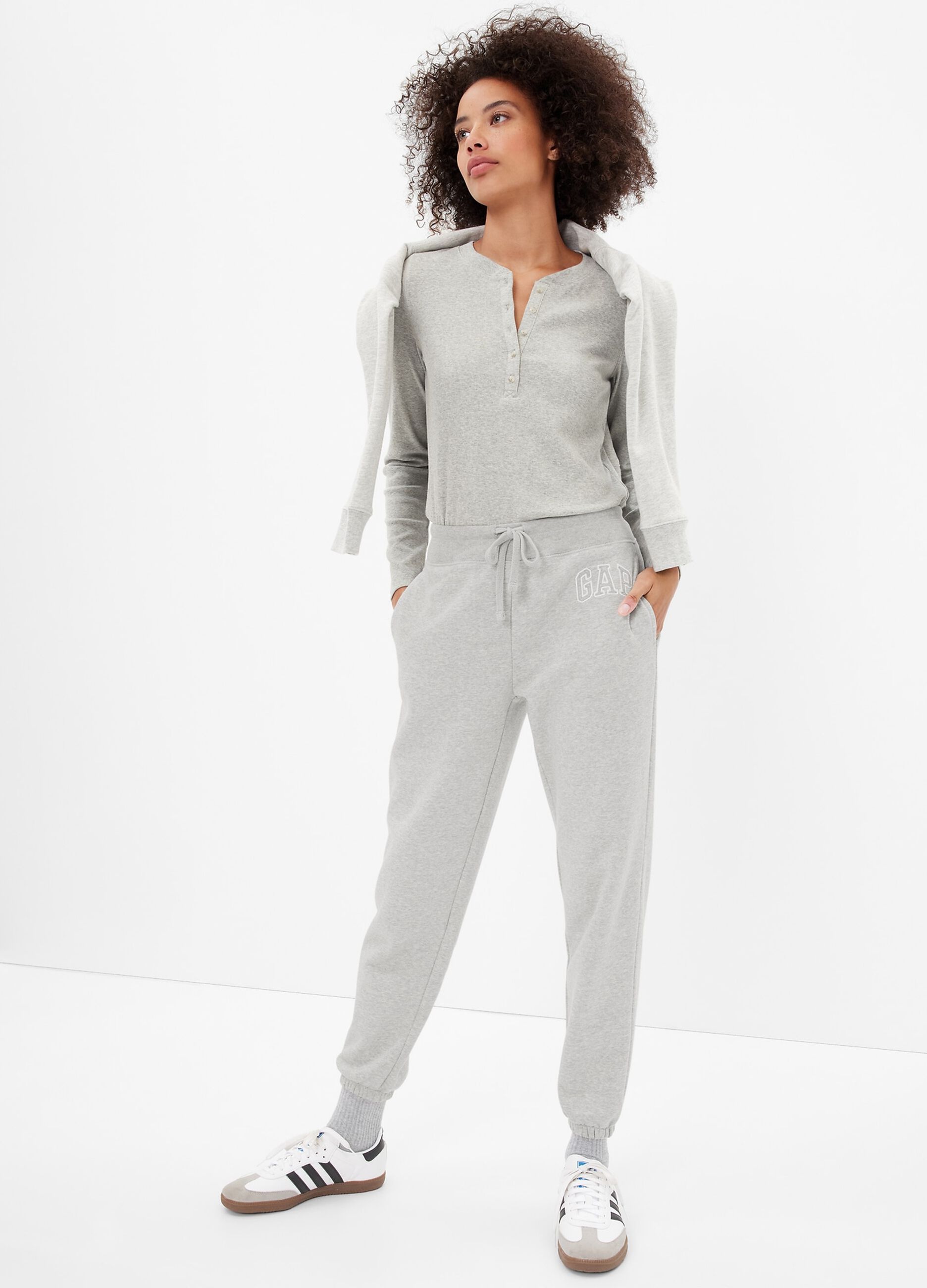Joggers in cotone con ricamo logo