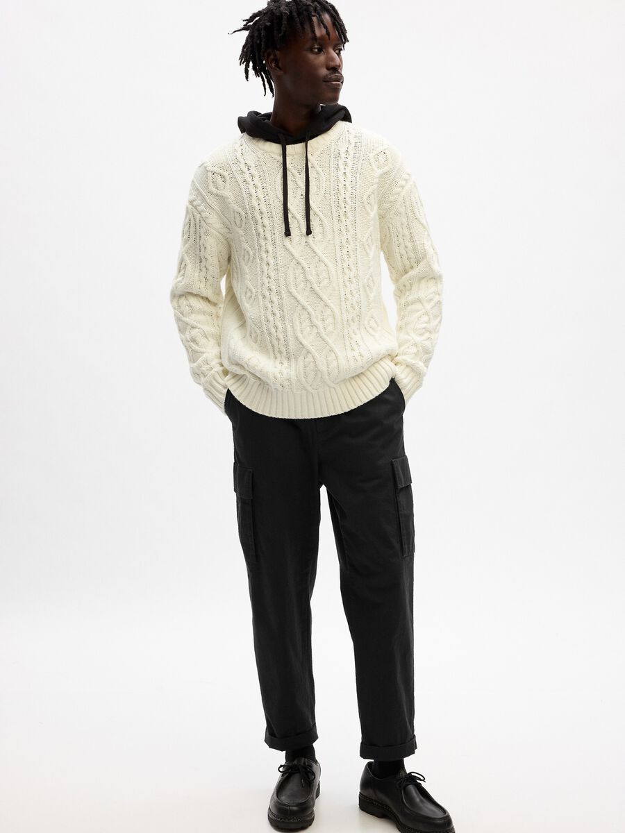 Pullover con lavorazione intrecciata Uomo_0
