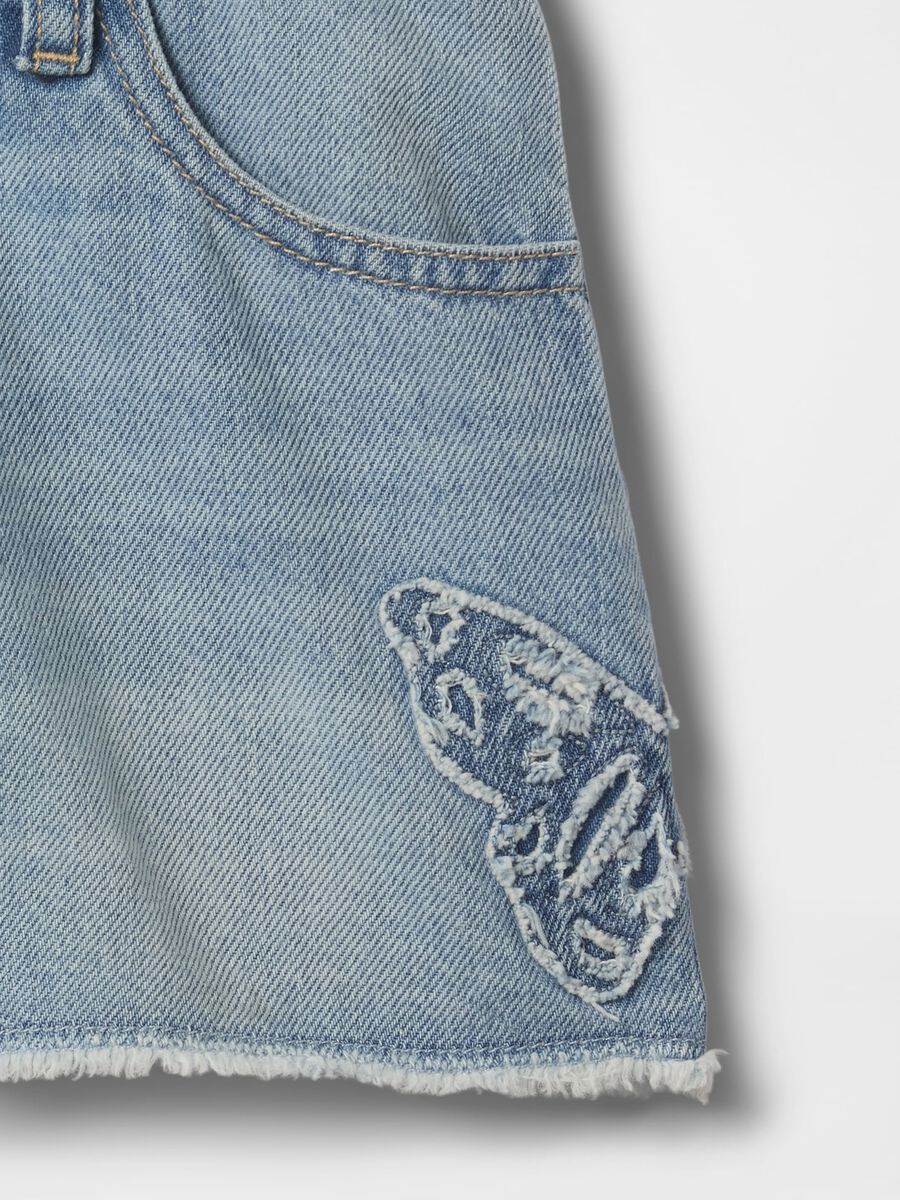 Light Denim Shorts with Butterfly Application Girl_5