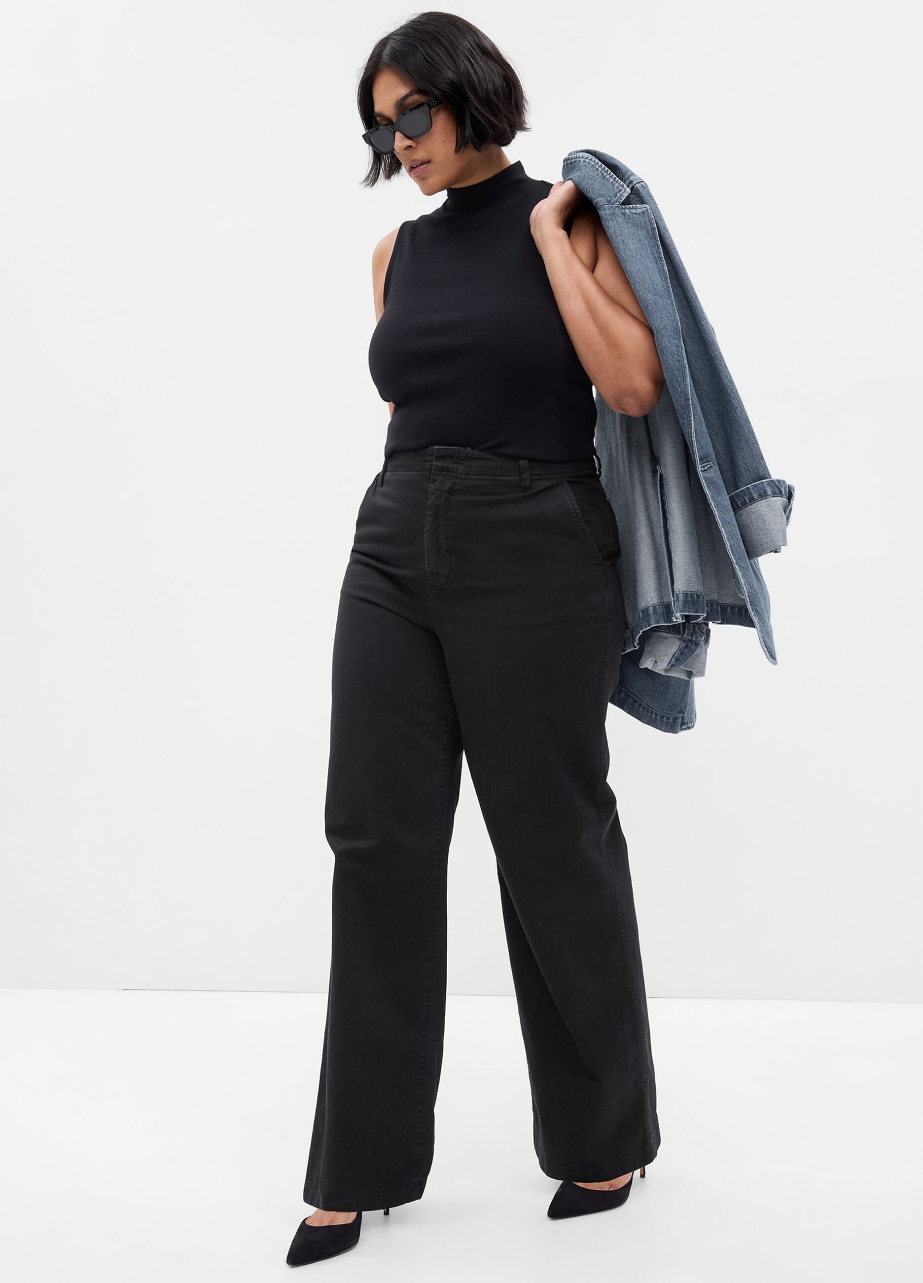 Pantaloni loose fit con vita media