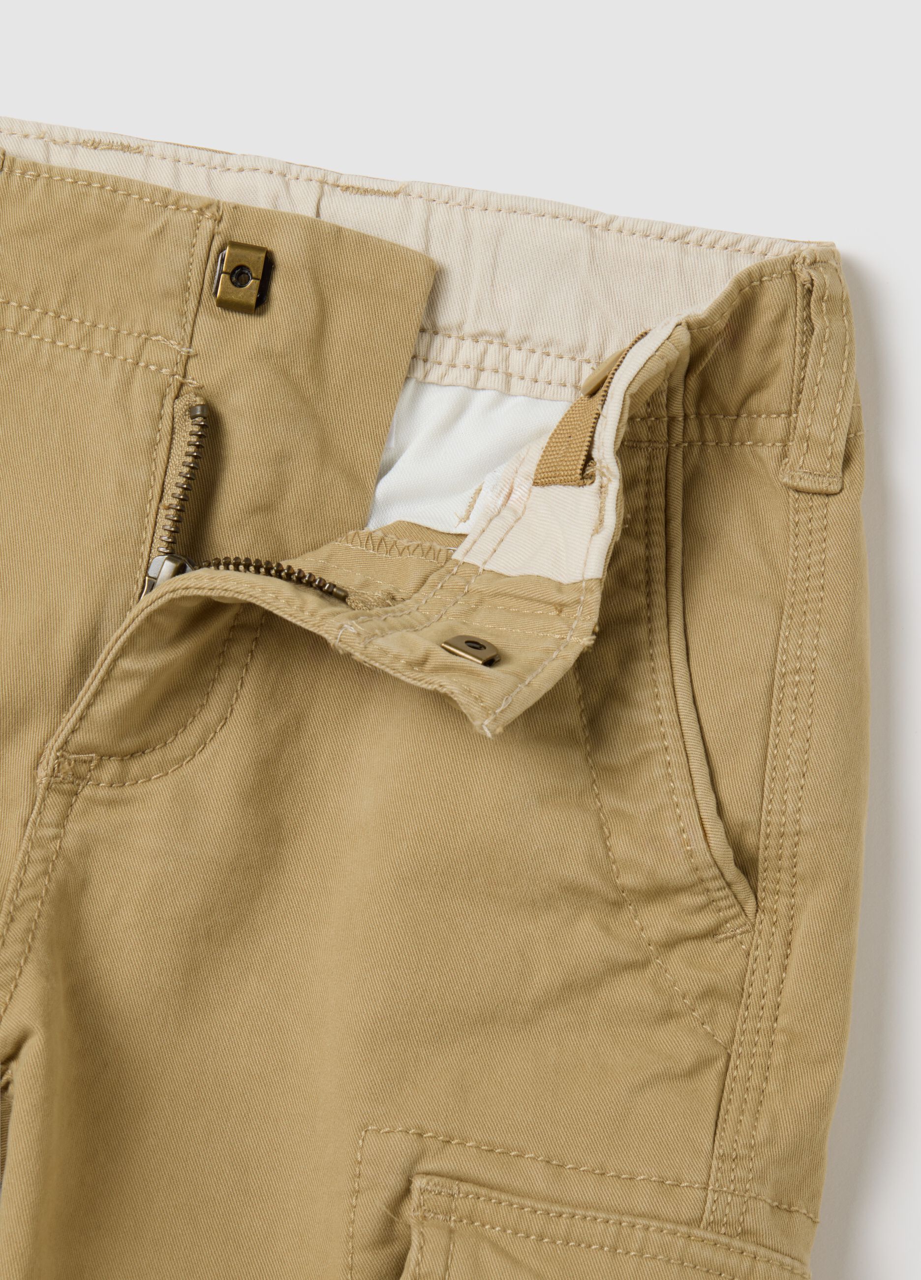Bermuda cargo in cotone stretch_2