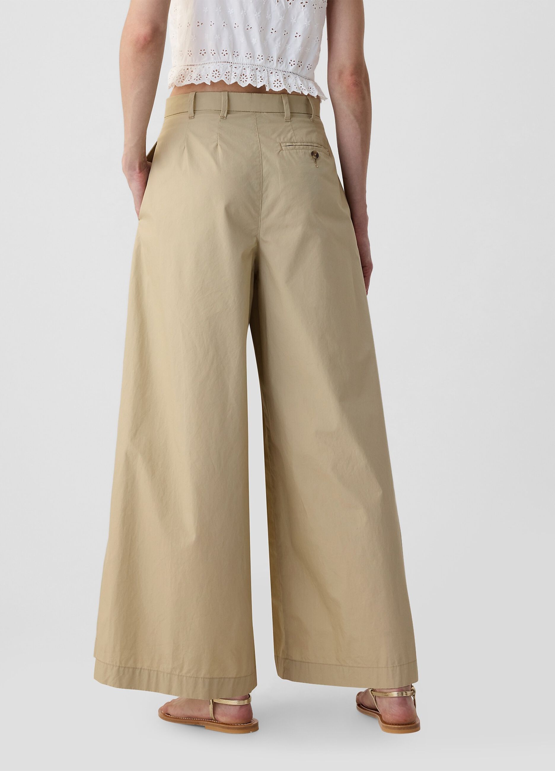 GAP x DÔEN Pantalone a vita alta con pinces_3