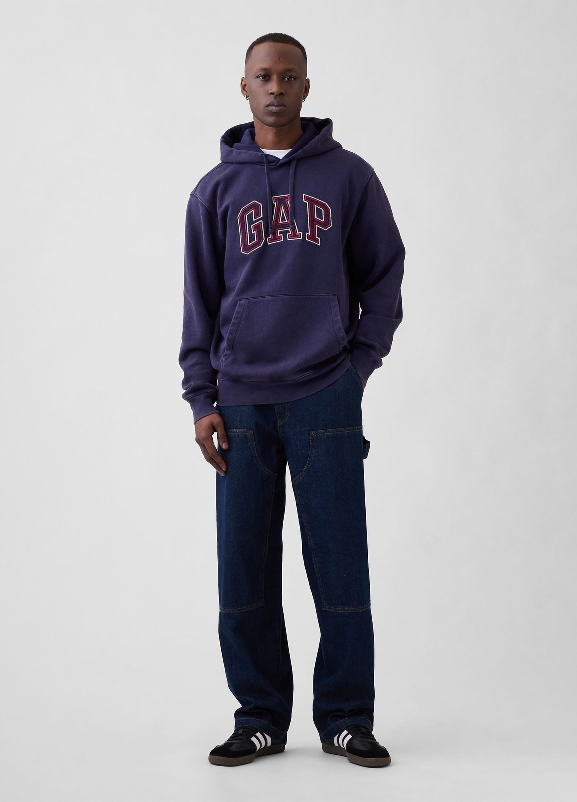Felpa con cappuccio e logo GAP in misto cotone
