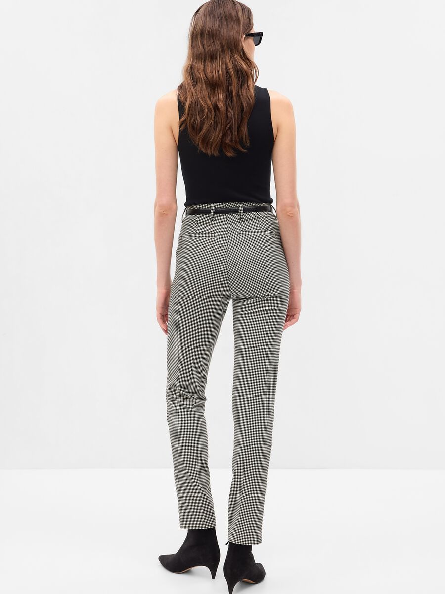 Pantaloni slim fit con vita media Donna_1