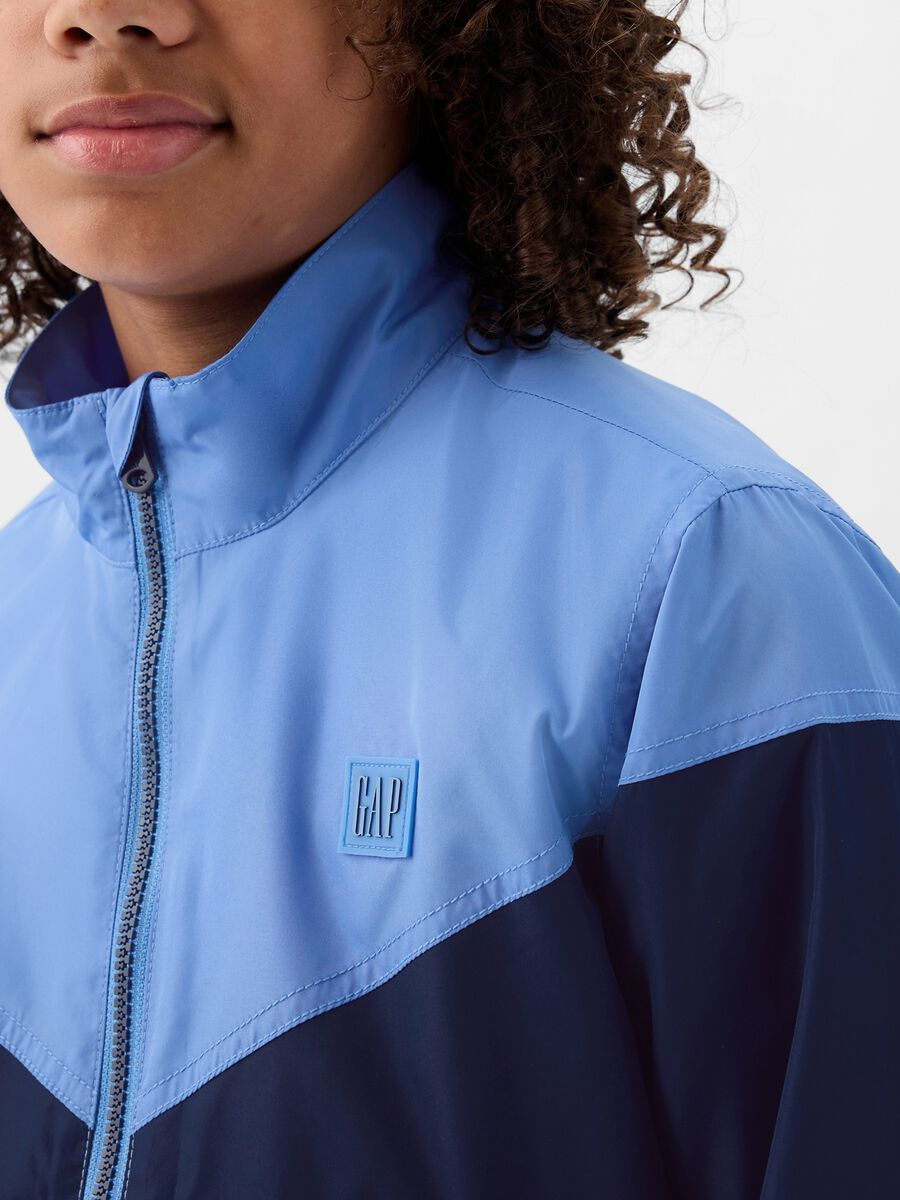 Two-tone windbreaker with logo patch Boy_2