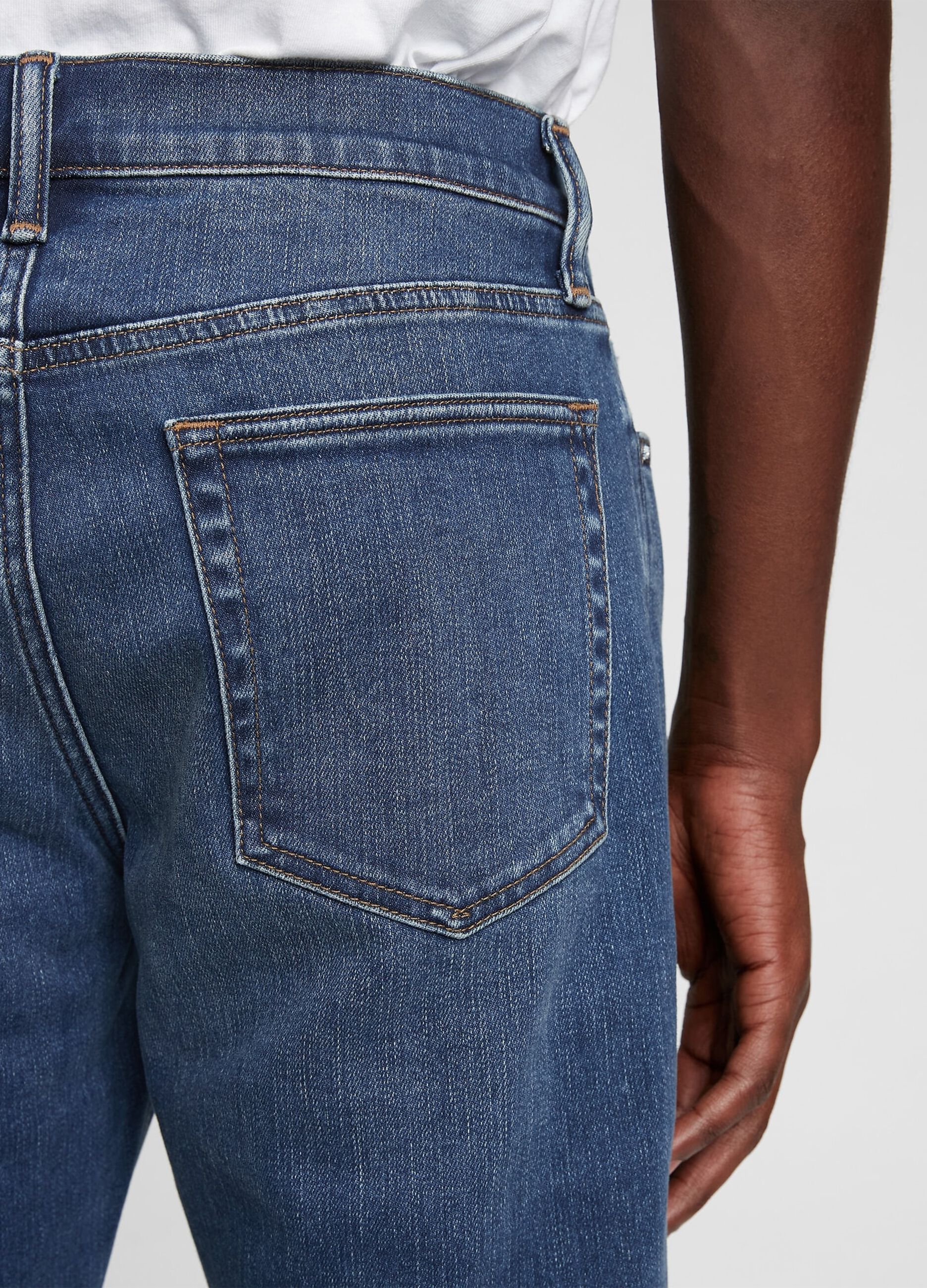 Slim-fit jeans with five pockets_3