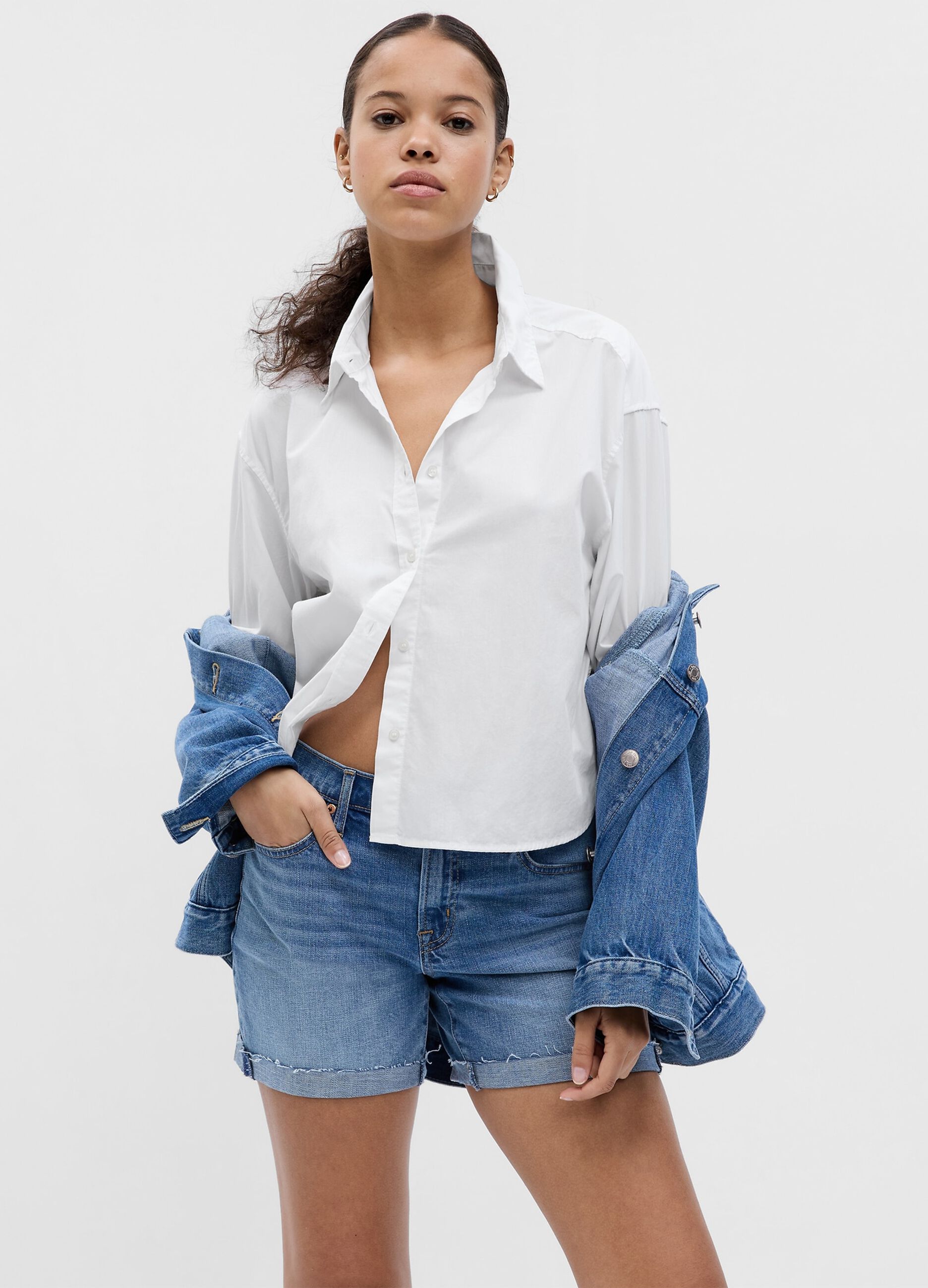 Shorts girlfriend in denim con orlo a vivo