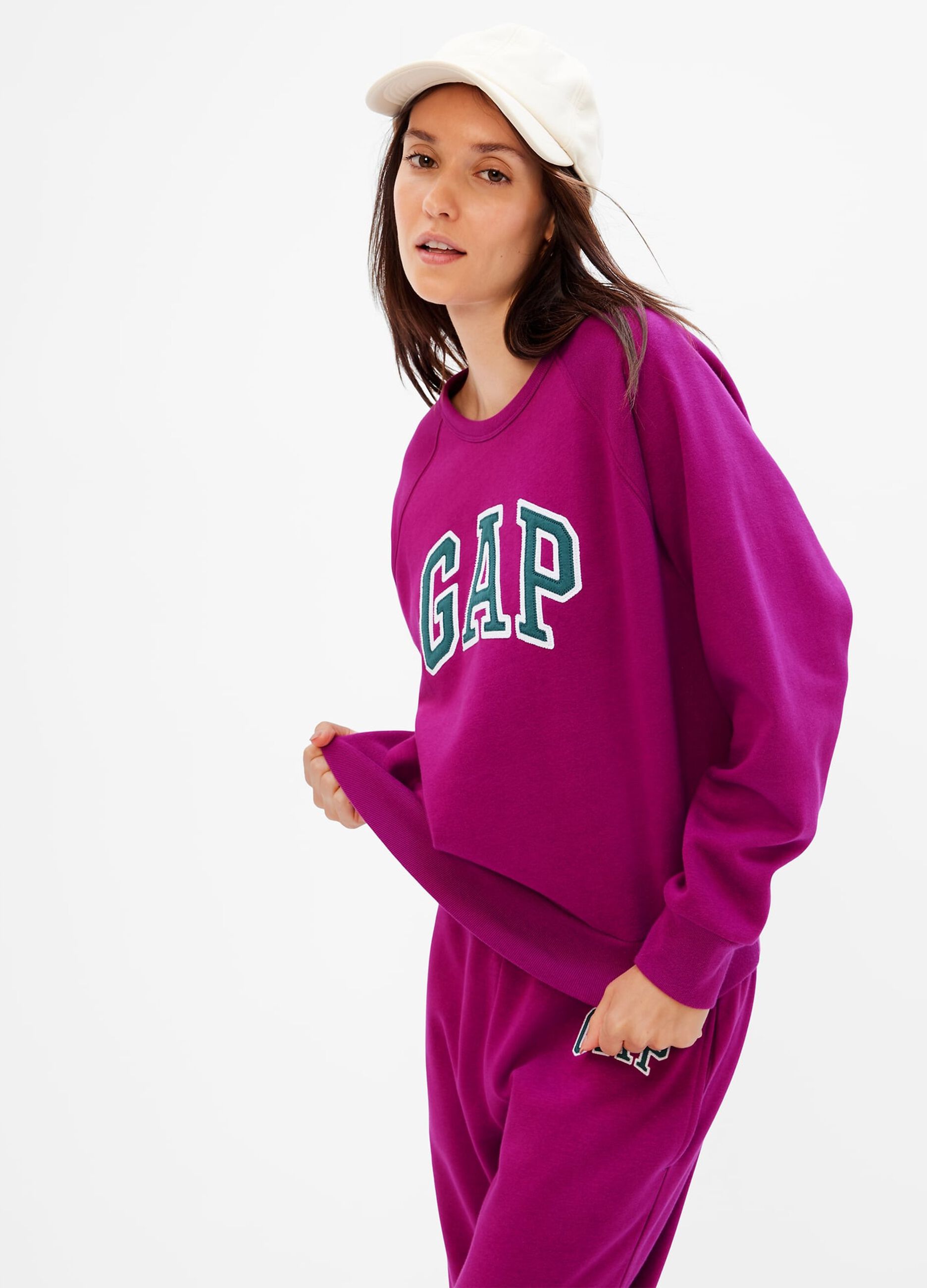 Felpa con ricamo logo maniche raglan