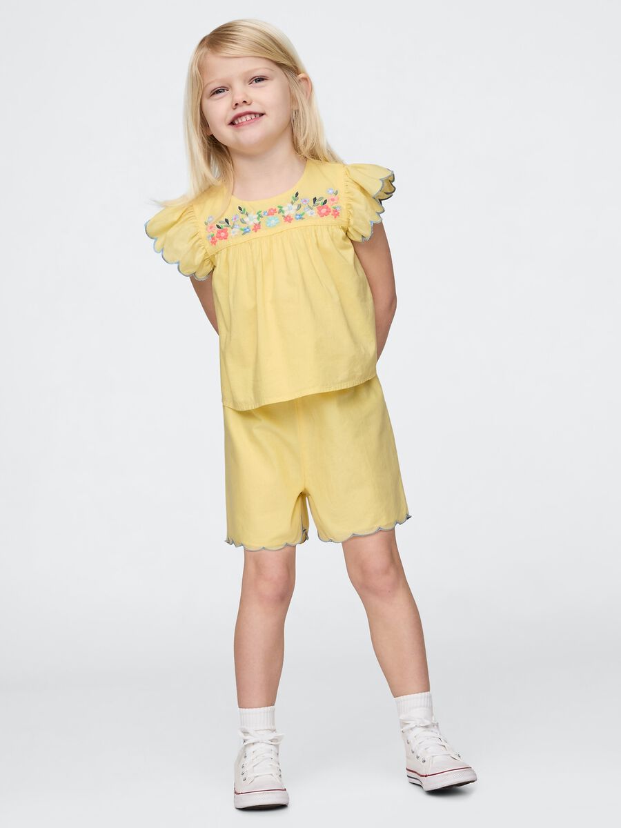 Set giallo in puro cotone con ricami floreali GAP Kids Bimba_0