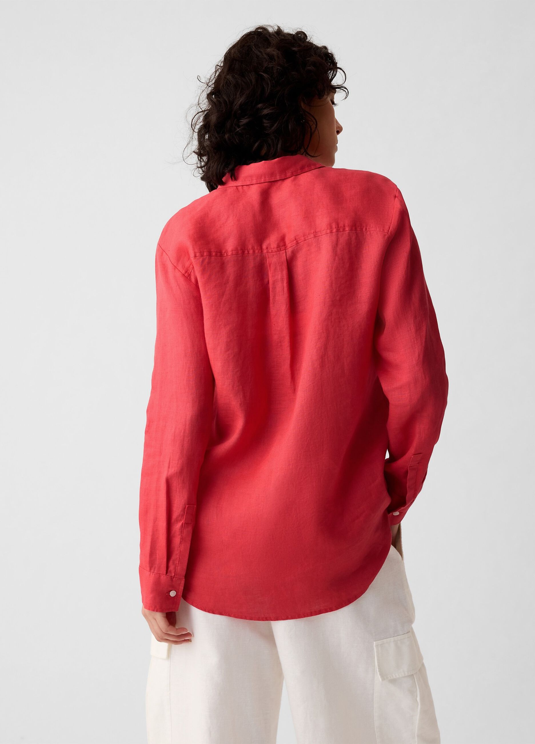 Camicia boyfriend fit in lino con tasca_2