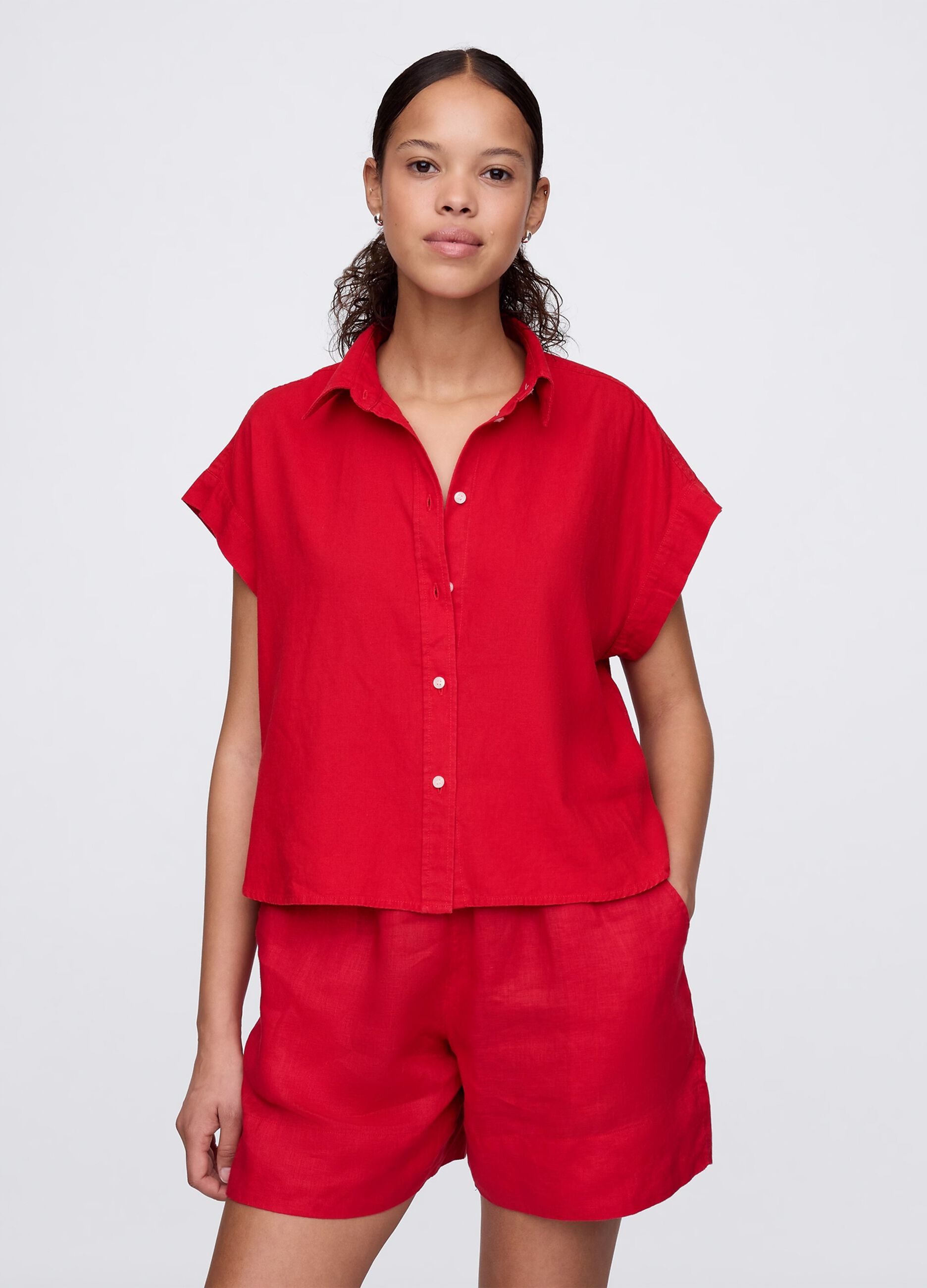 Red shirt in linen and viscose