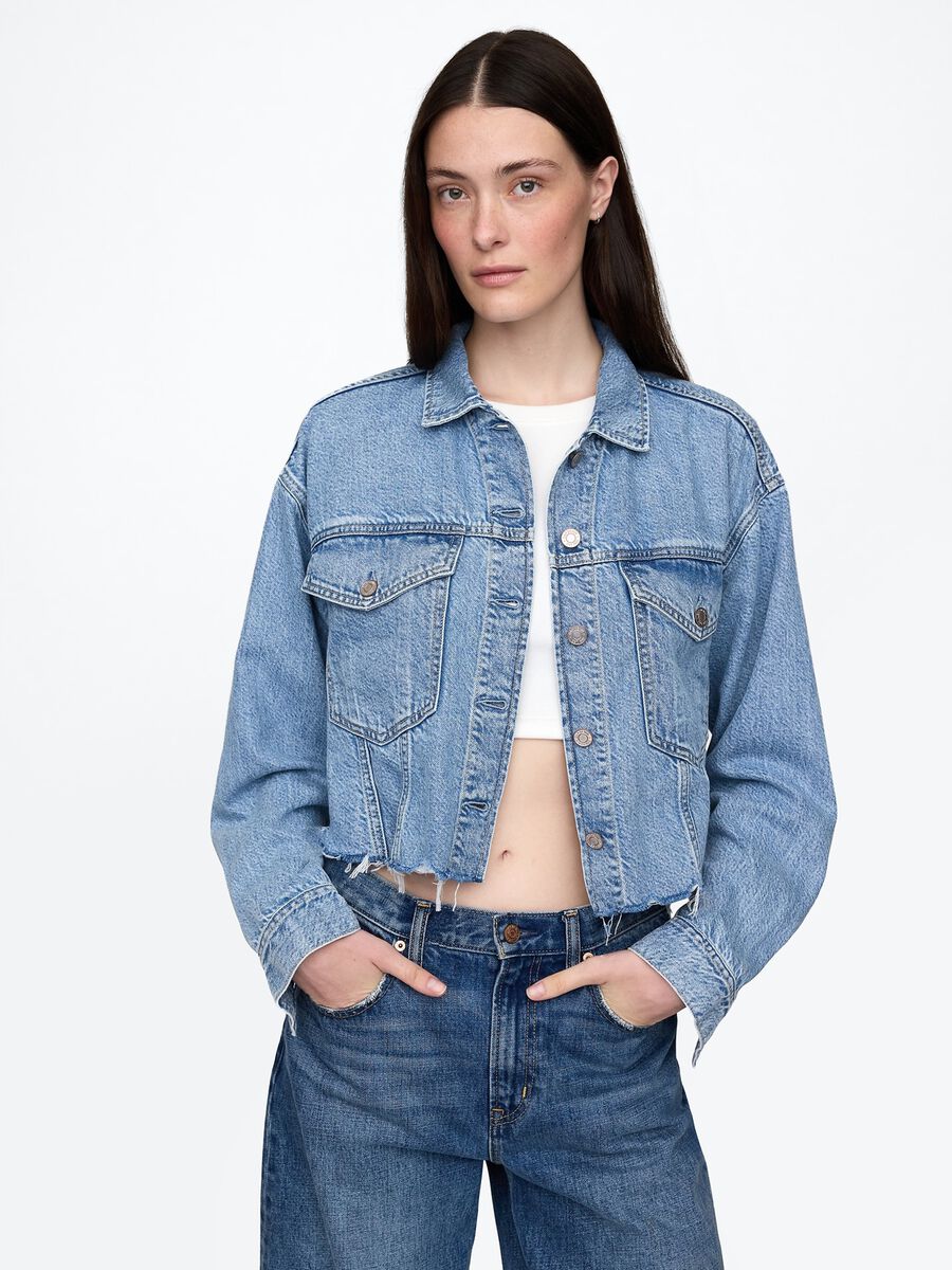 Giacca cropped in denim con bordi sfrangiati Donna_0