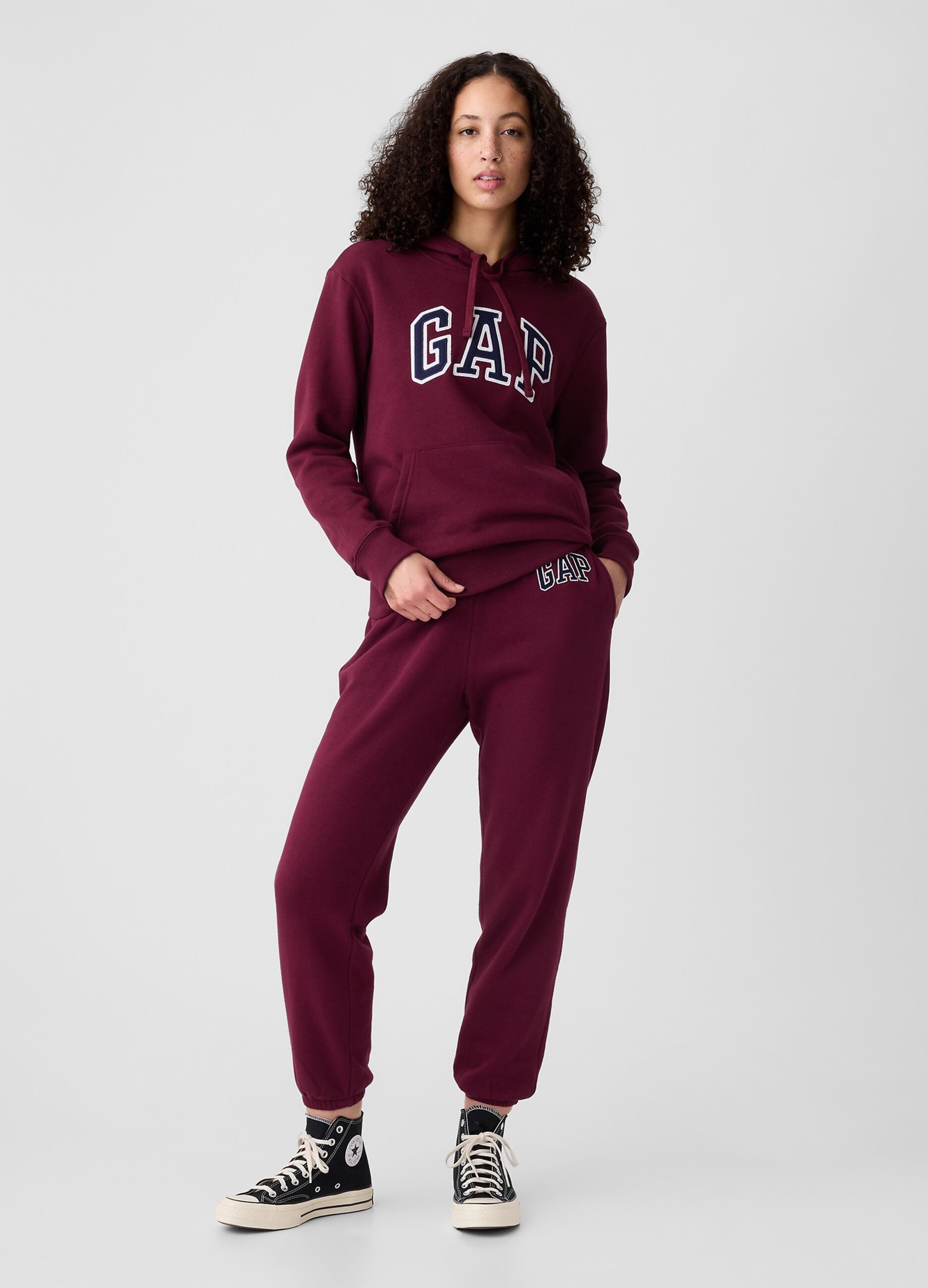 Sweatshirt with hood and logo embroidery_2