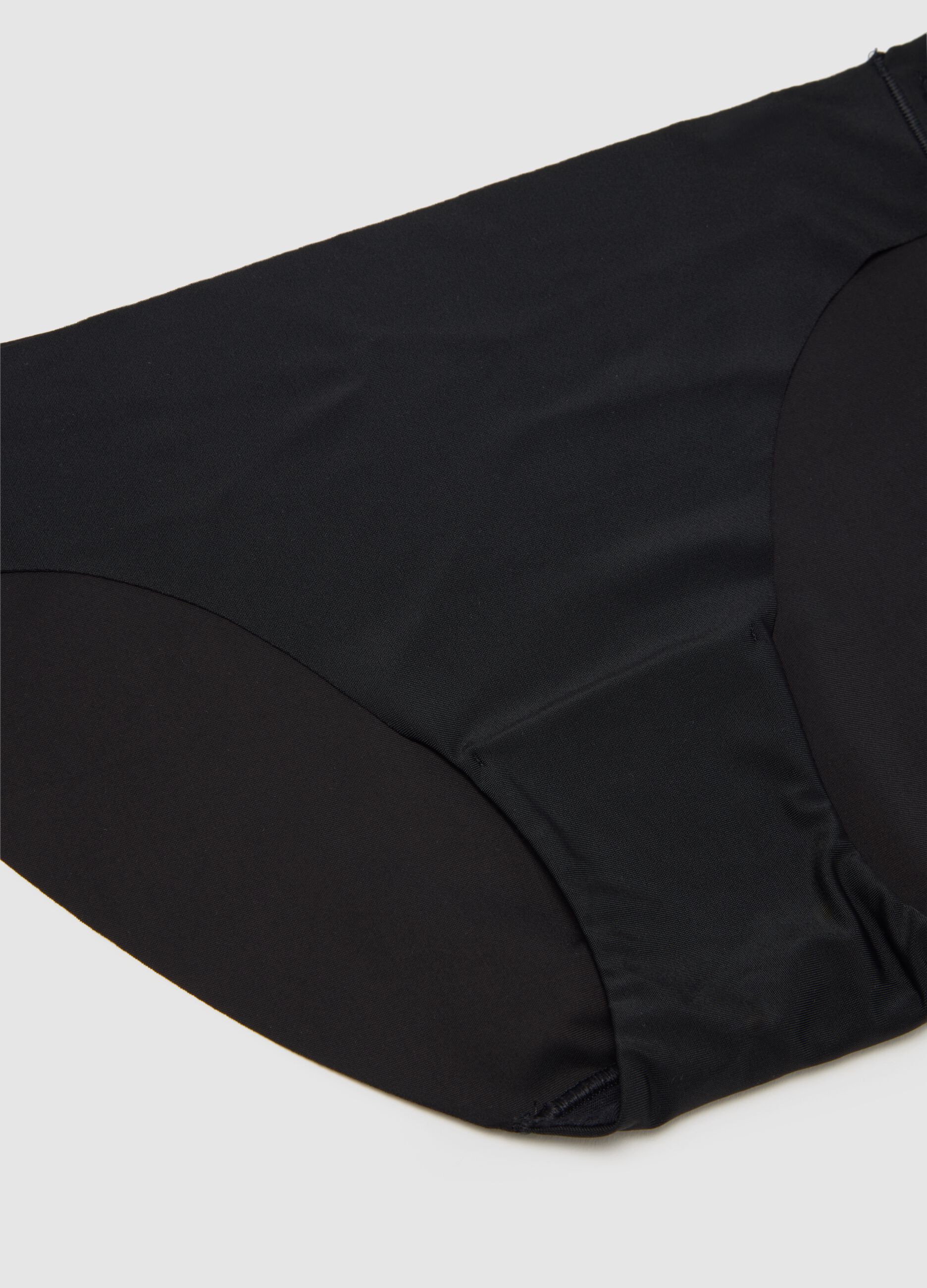Three-pack briefs with laser cut_3