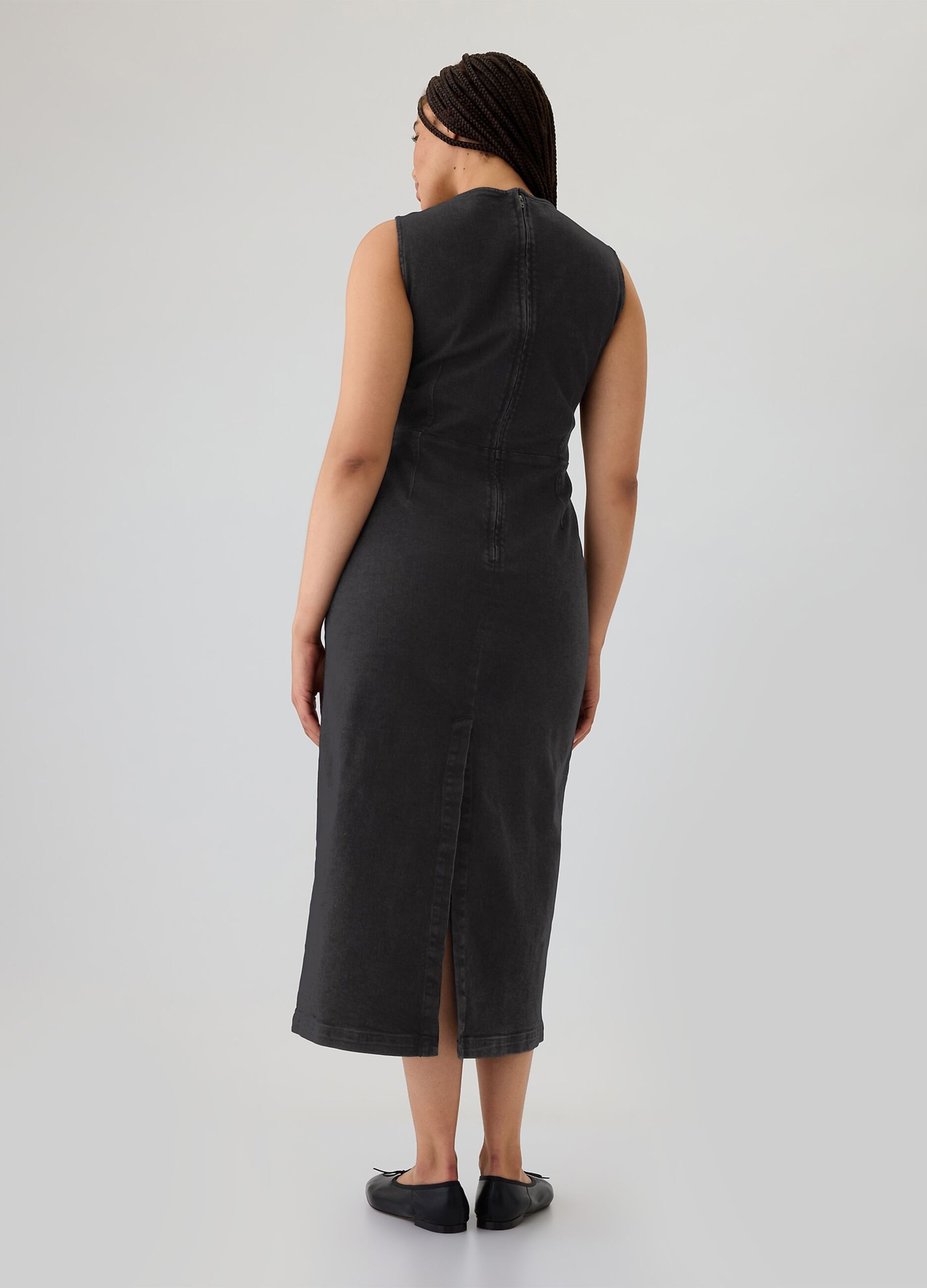 Long sleeveless dress in denim_4
