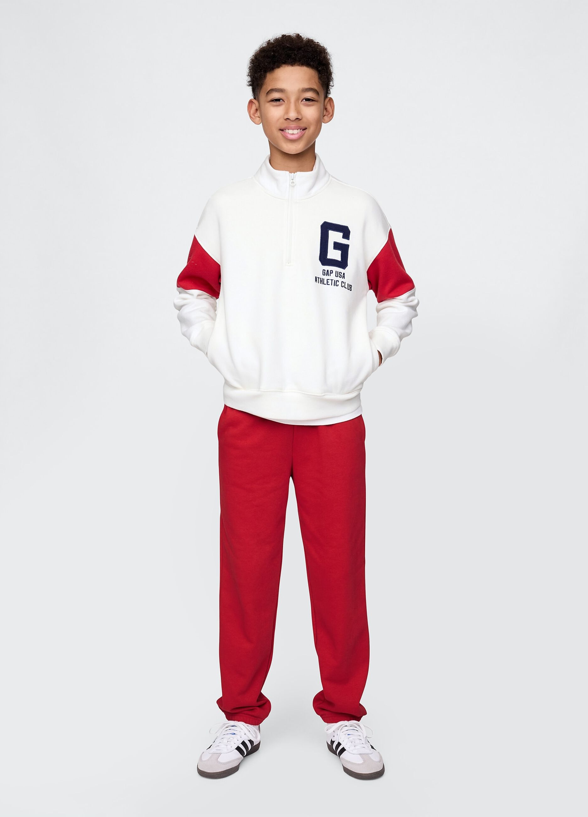 Set sportivo bianco e rosso GAP