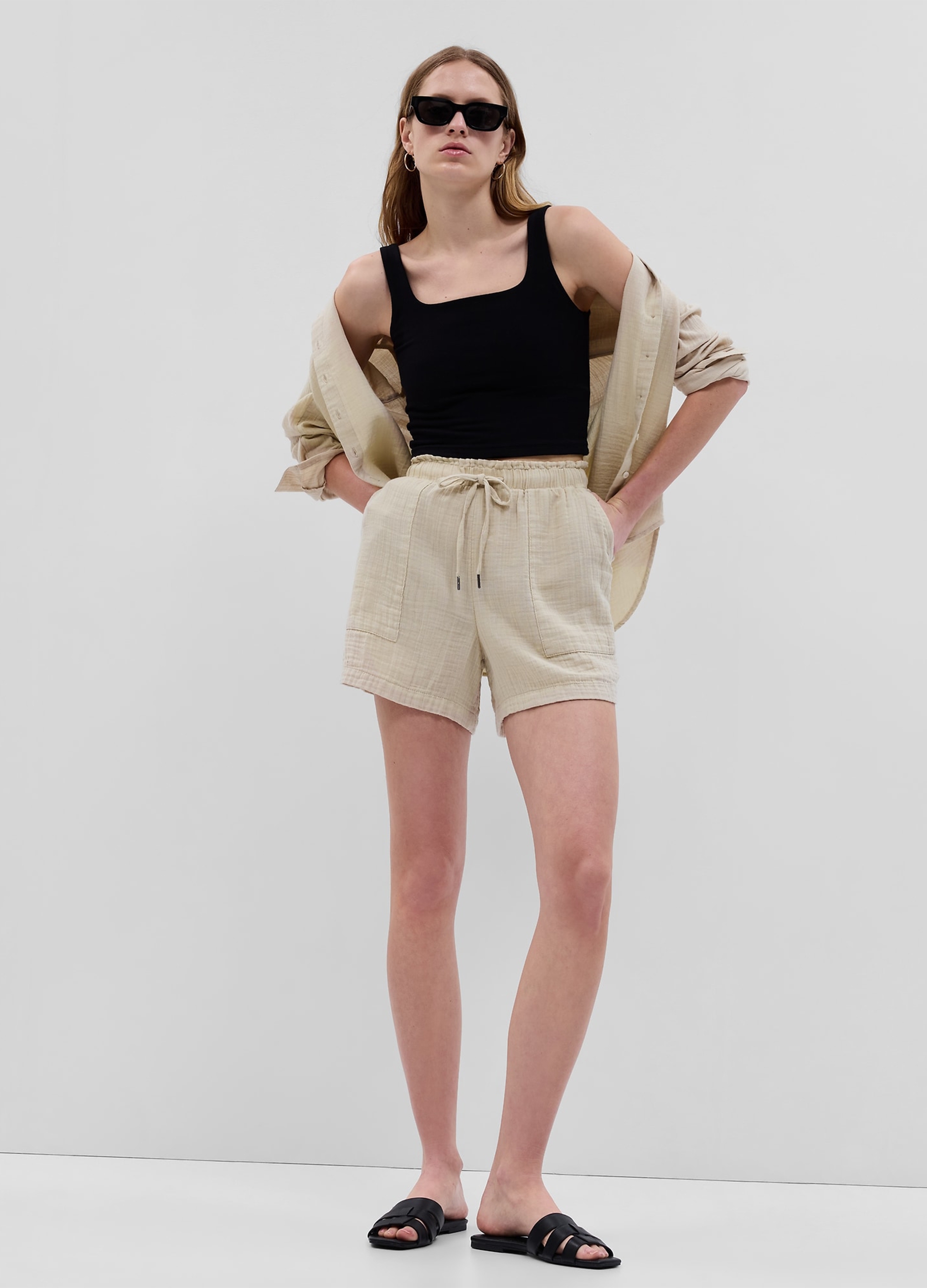 GAP - Shorts in garza di cotone effetto crinkle, Donna, Beige chiaro, Taglia M